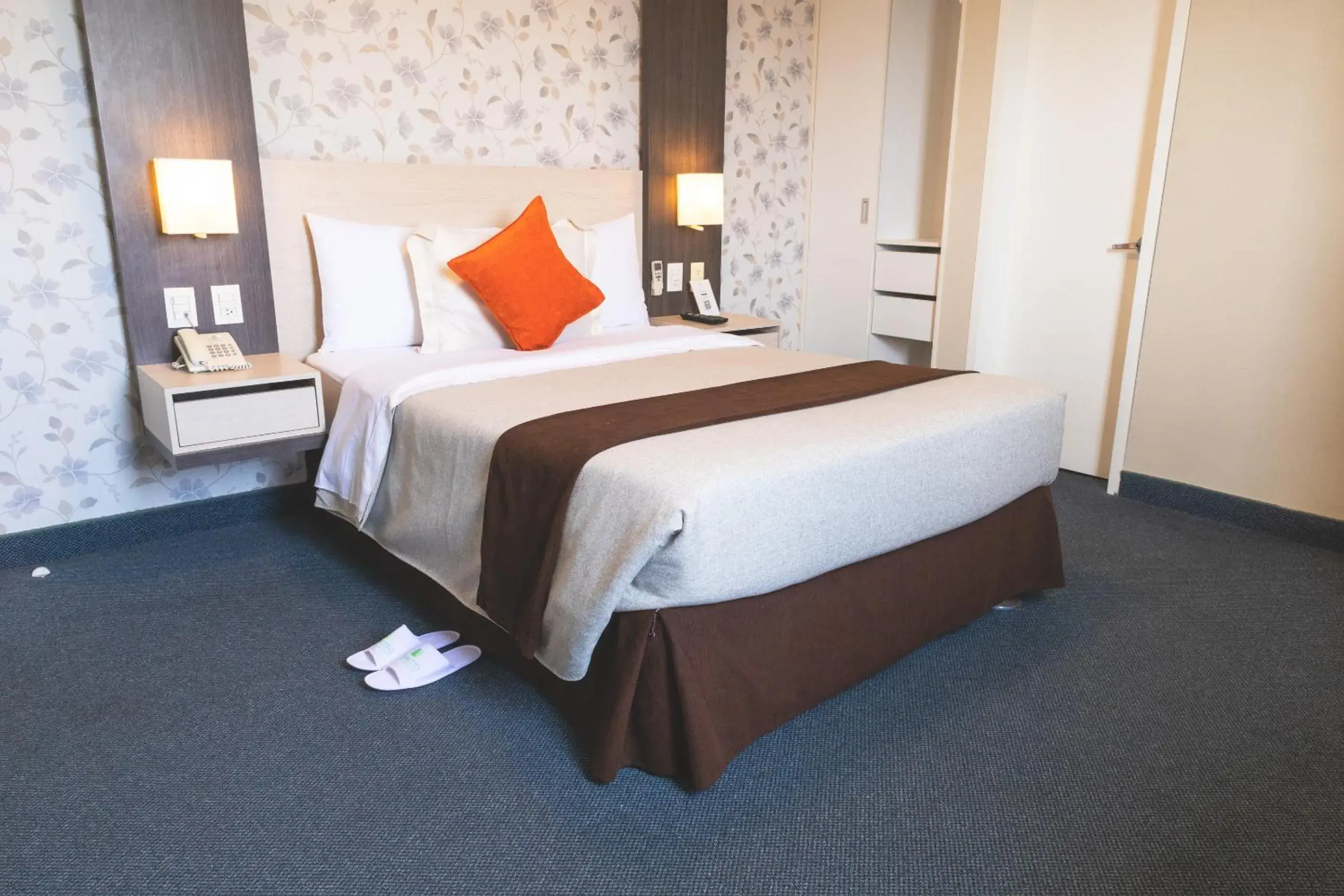 Executive Superior in Palmetto Hotel Business San Miguel Executive Superior in Palmetto Hotel Business San Miguel