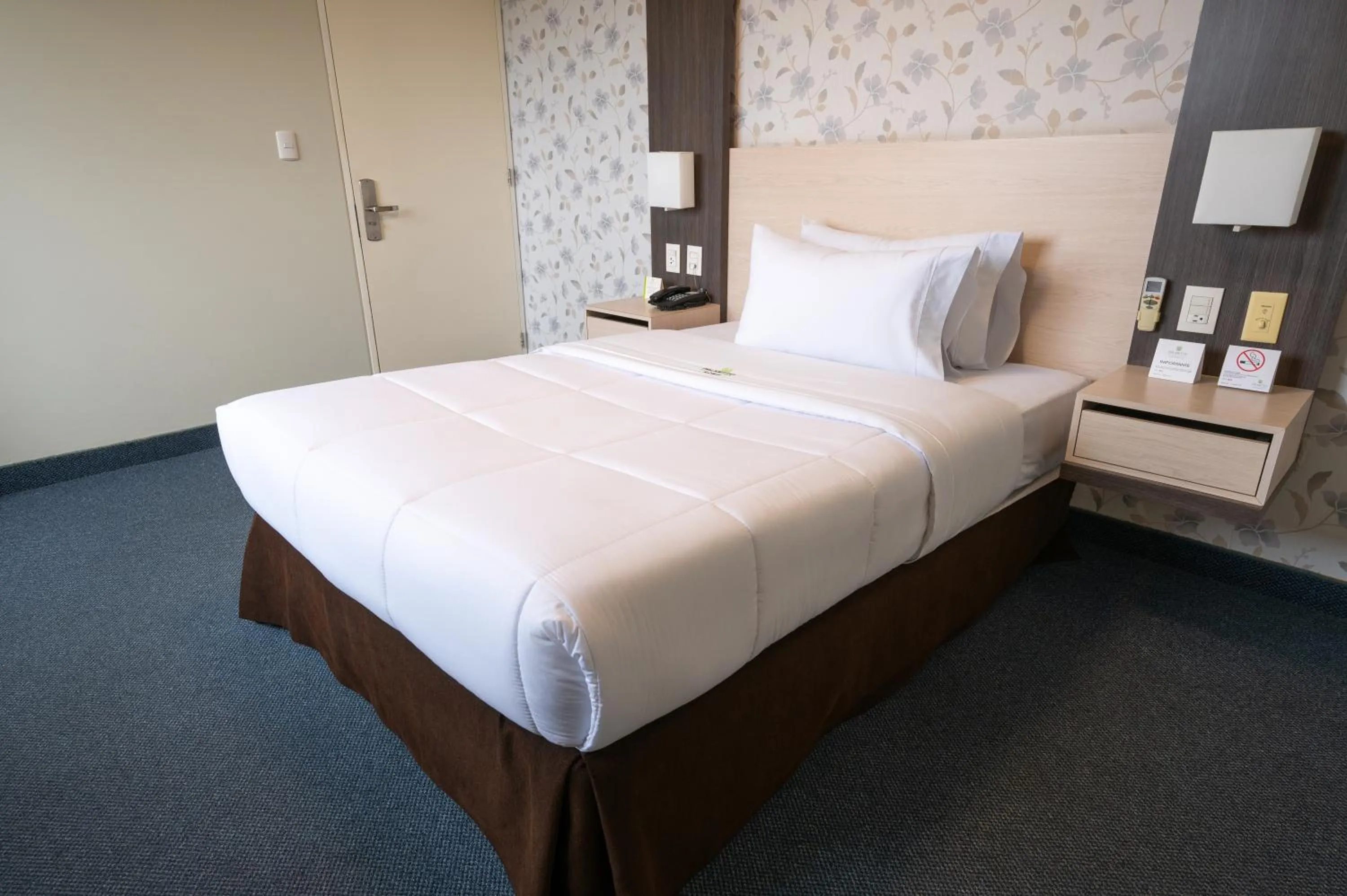 Bed in Palmetto Hotel Business San Miguel