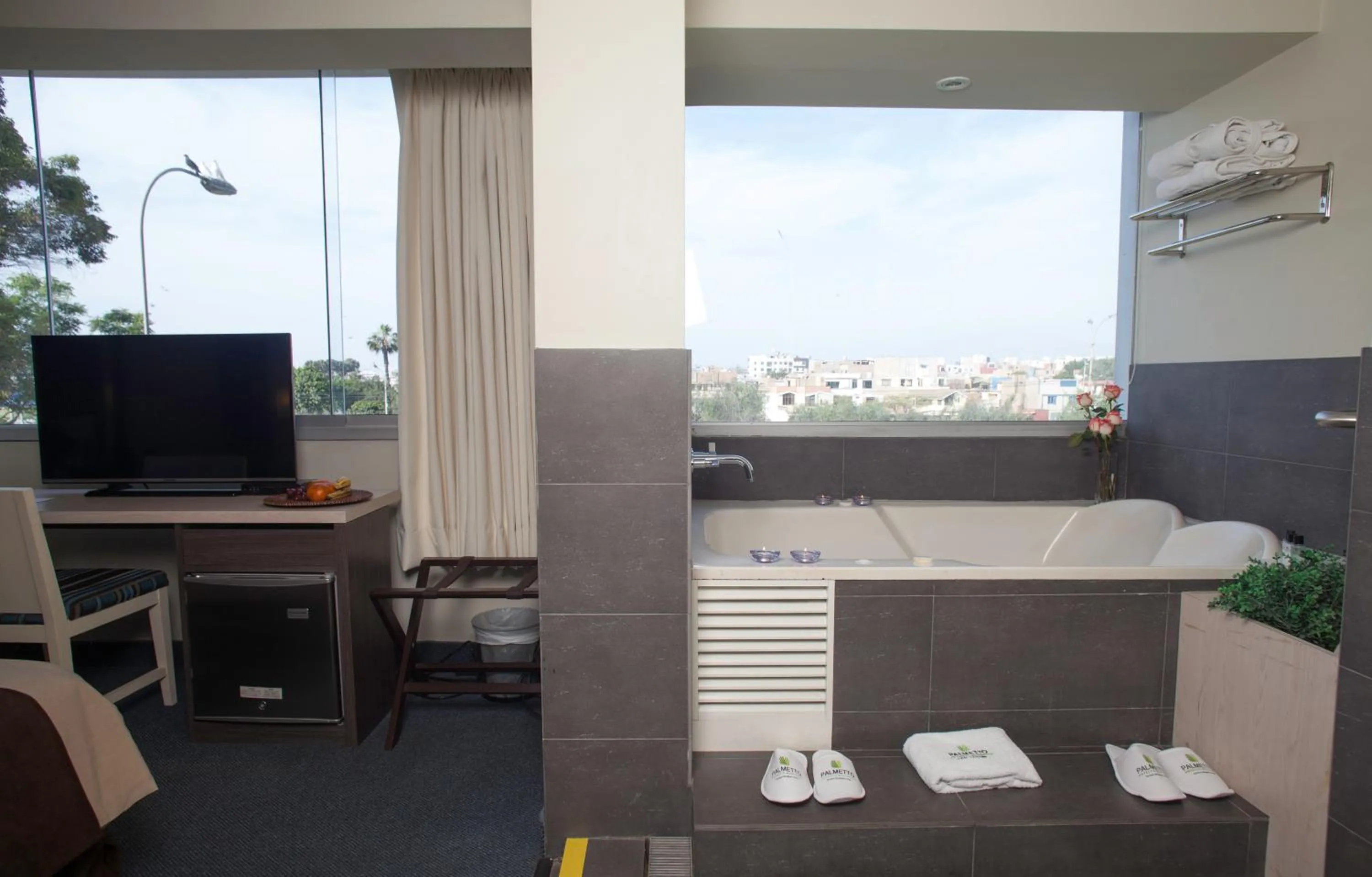 Hot Tub in Palmetto Hotel Business San Miguel