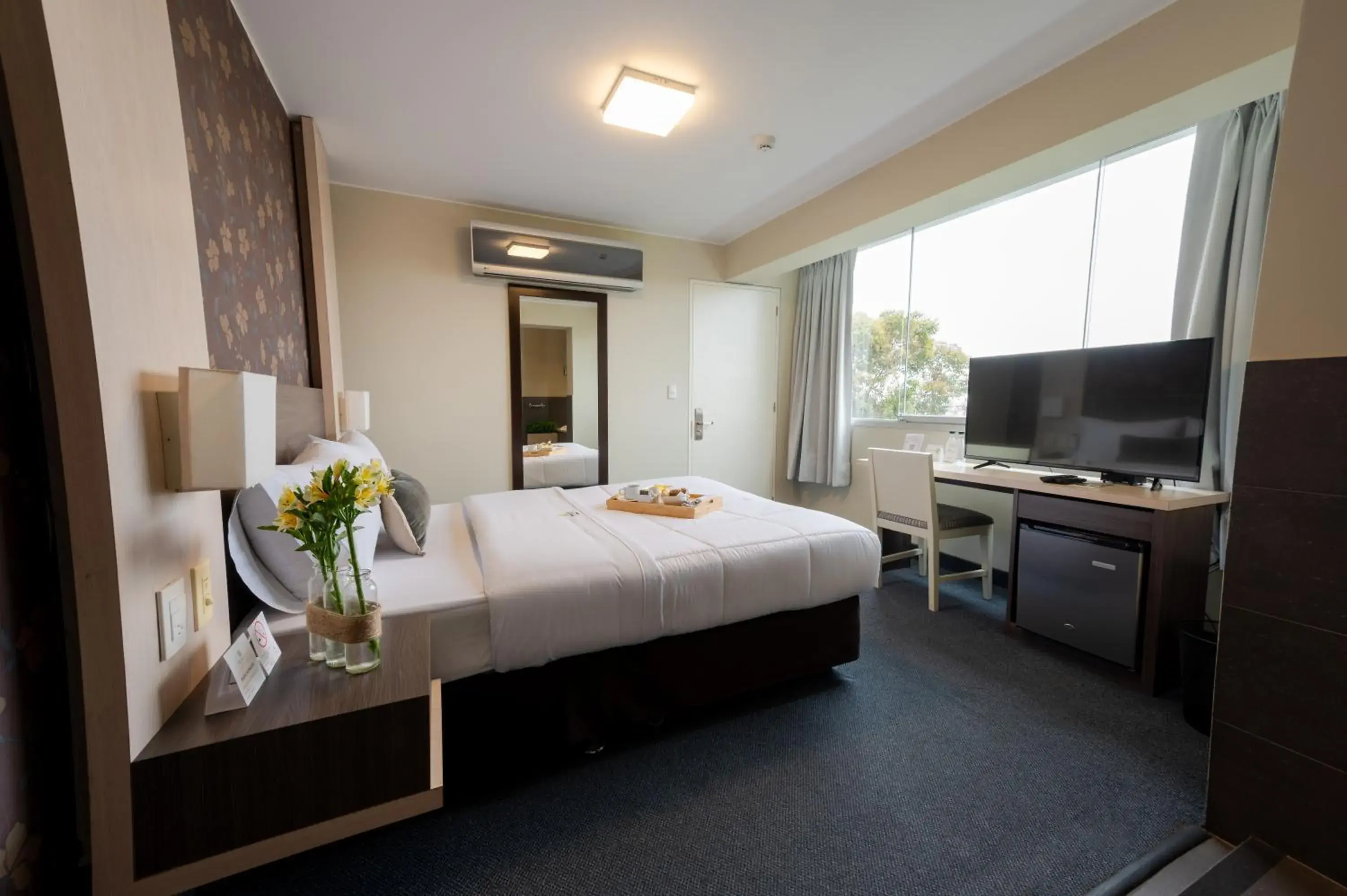 Suite with Spa Bath in Palmetto Hotel Business San Miguel Suite with Spa Bath in Palmetto Hotel Business San Miguel