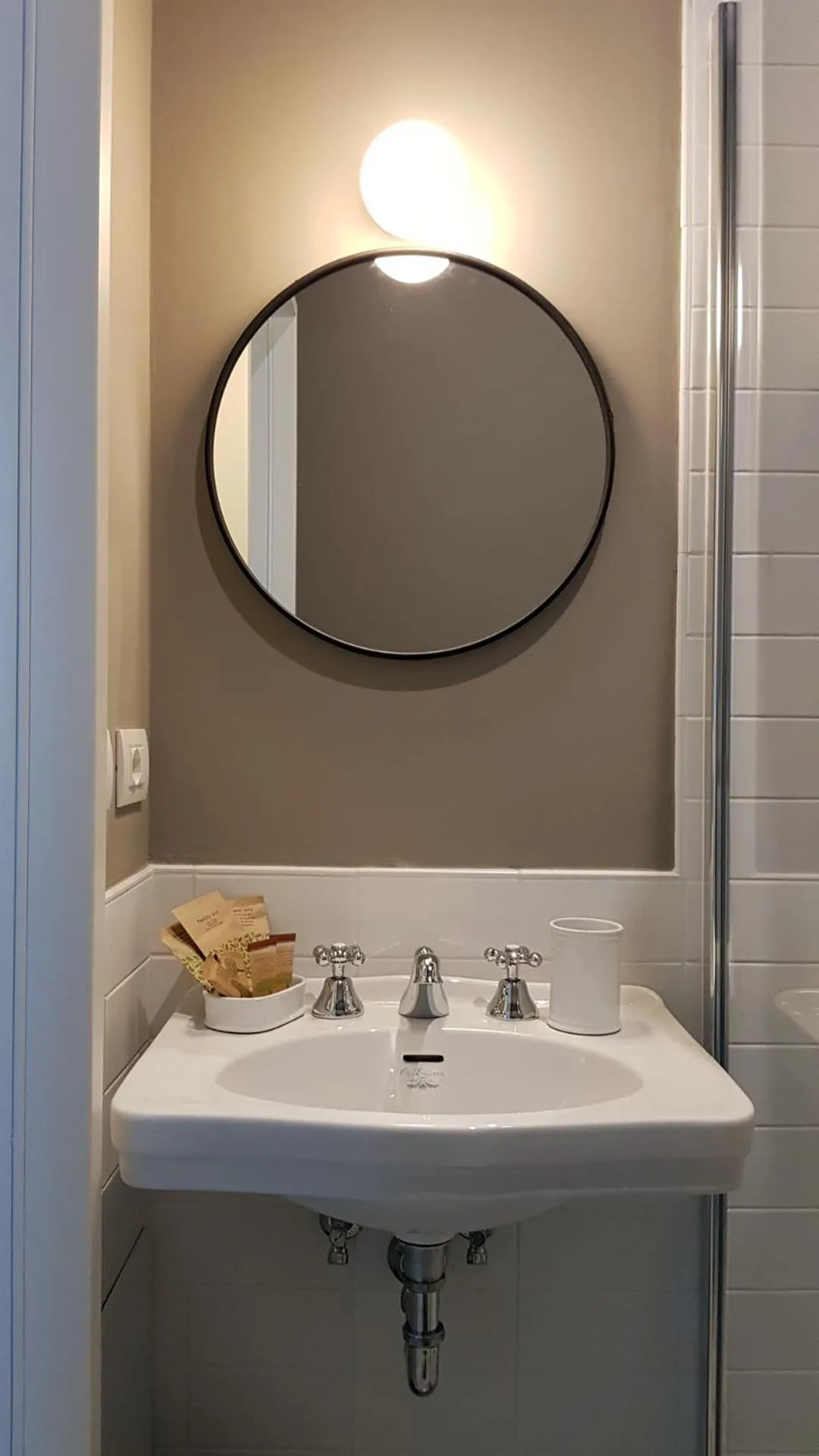 Shower in Villa Gotti Charming Rooms