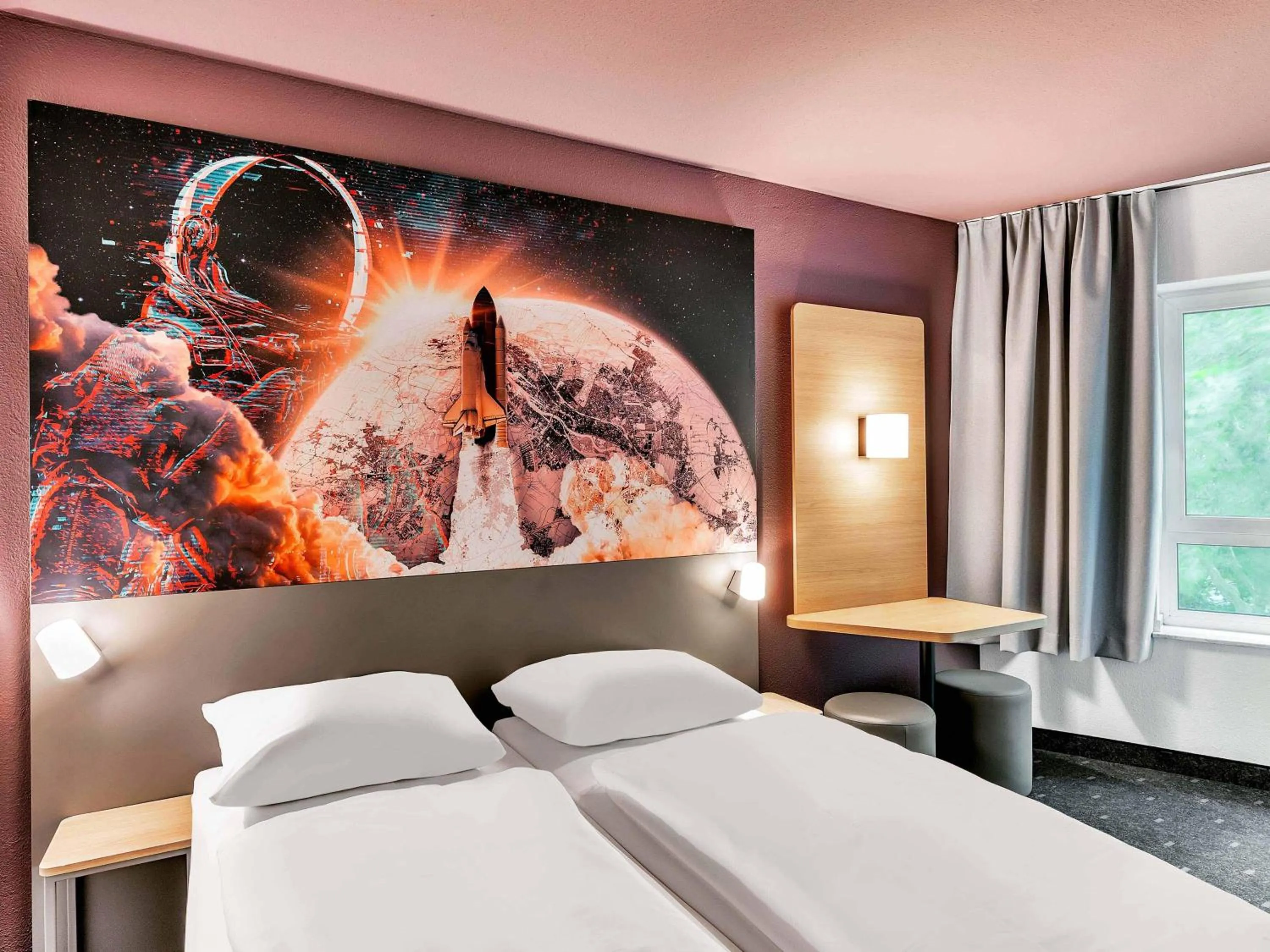 Photo of the whole room, Bed in B&B Hotel Bremen-Altstadt