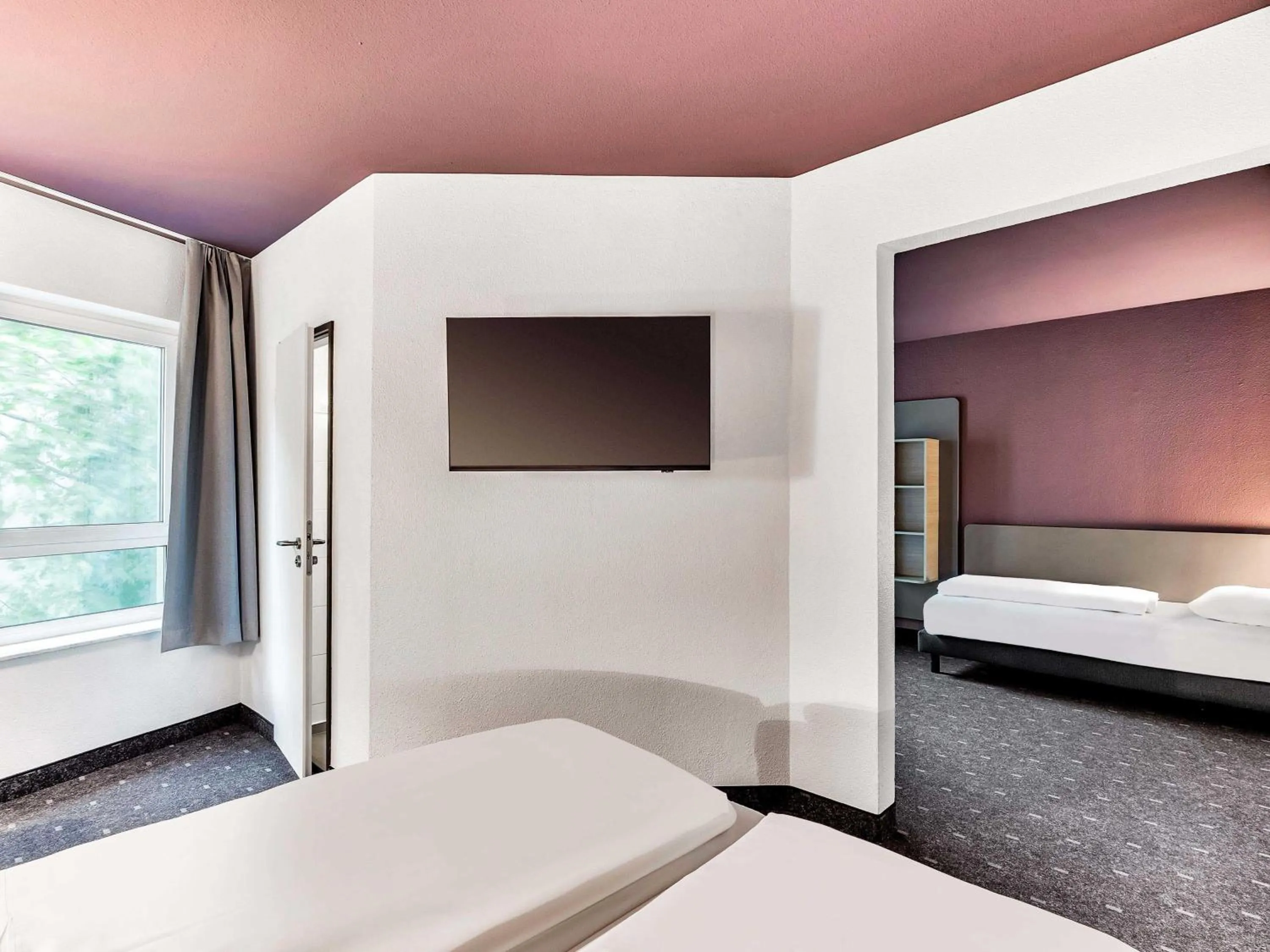 Photo of the whole room, Bed in B&B Hotel Bremen-Altstadt