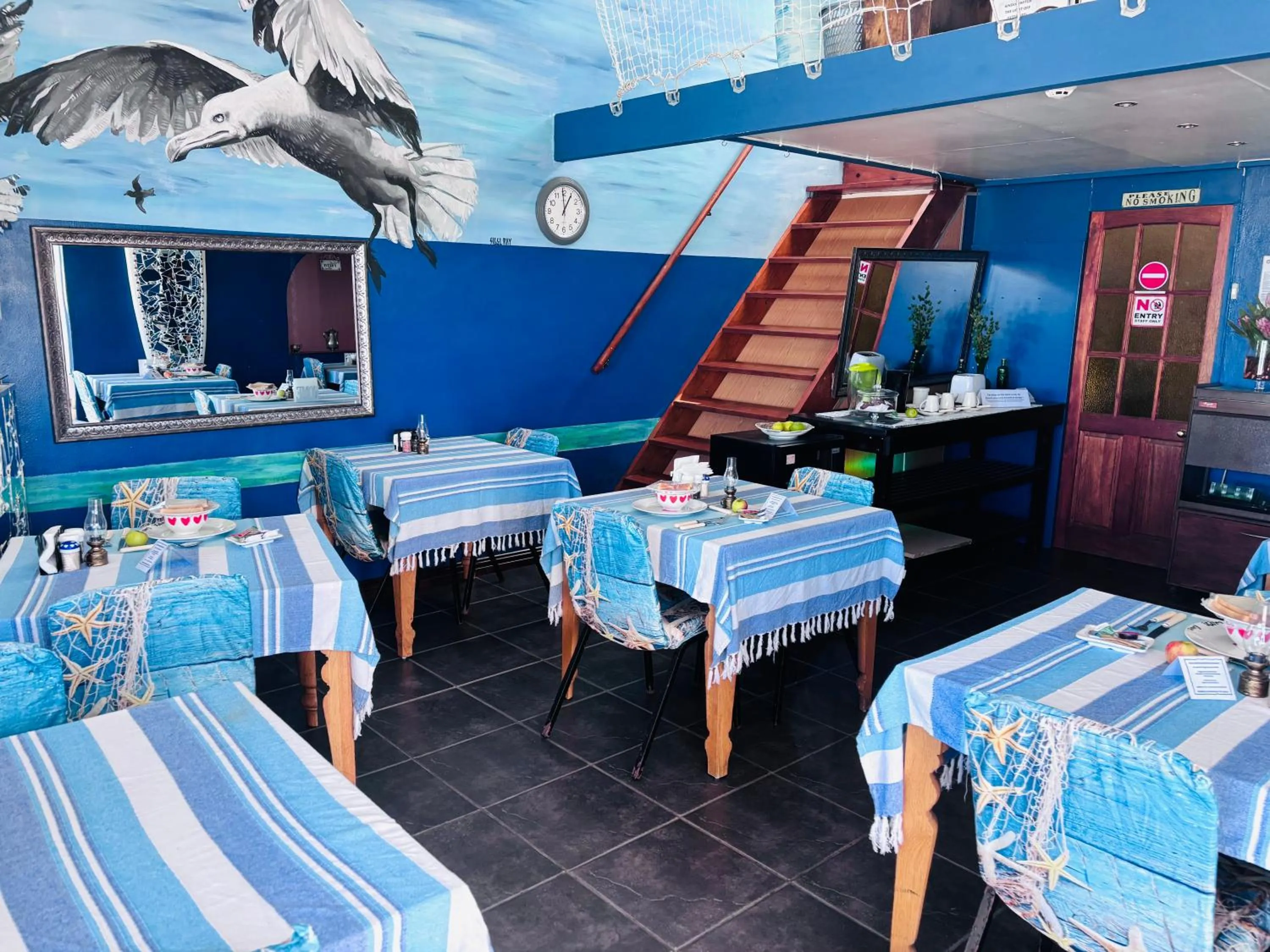 Dining area, Bed in Cape Capsules