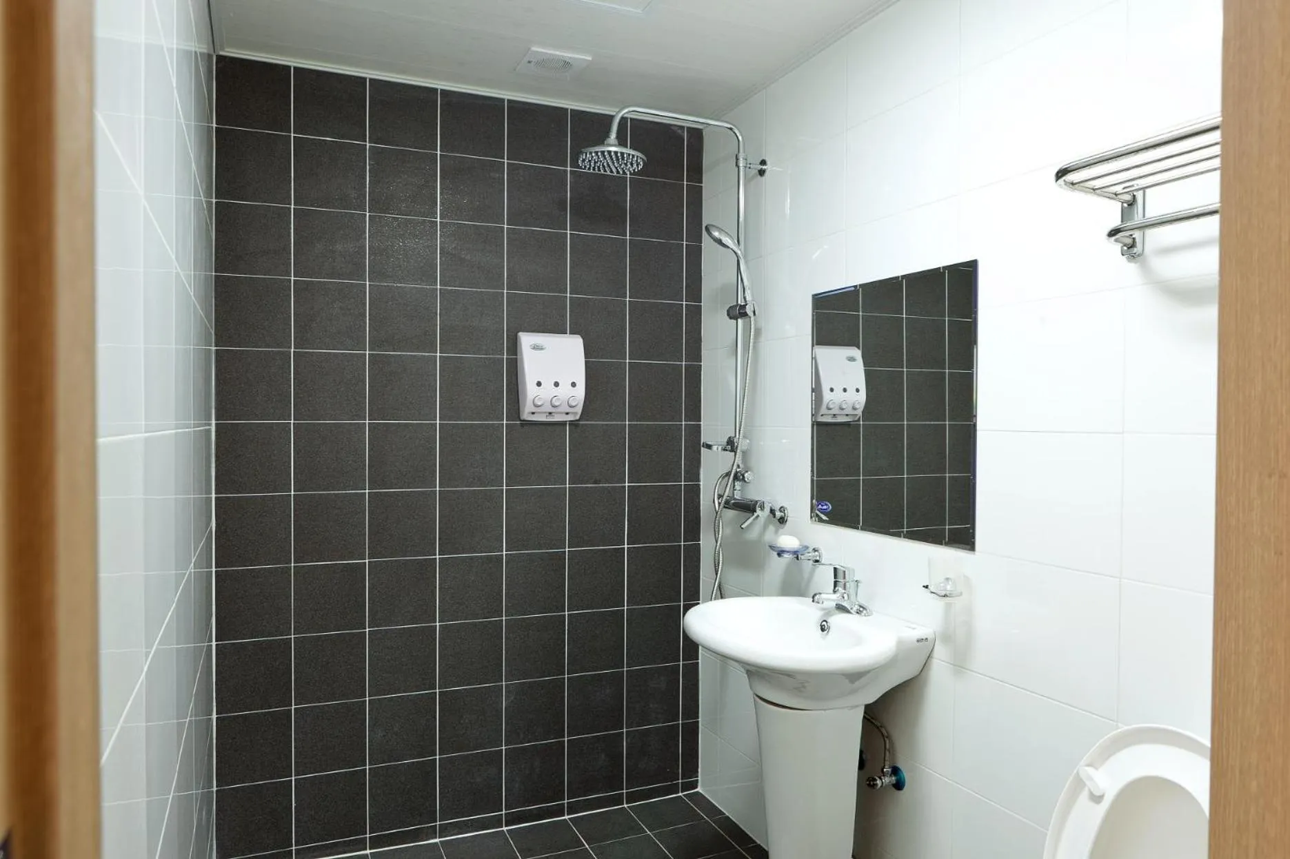 Bathroom in Cordelia Resort