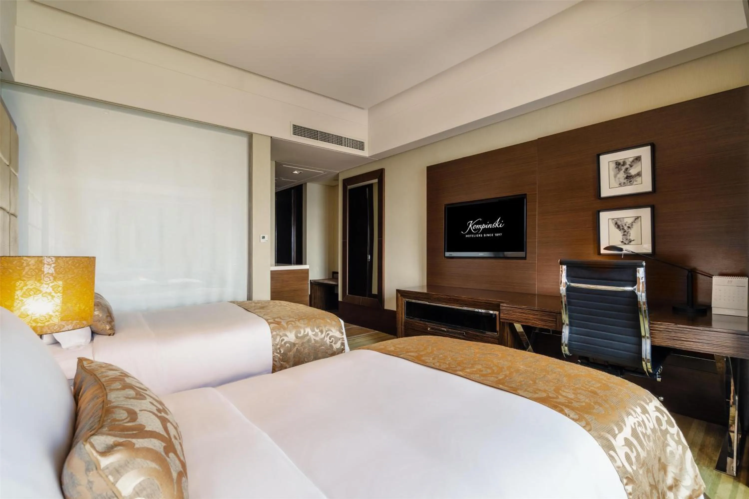 Bedroom in Kempinski Hotel Chongqing