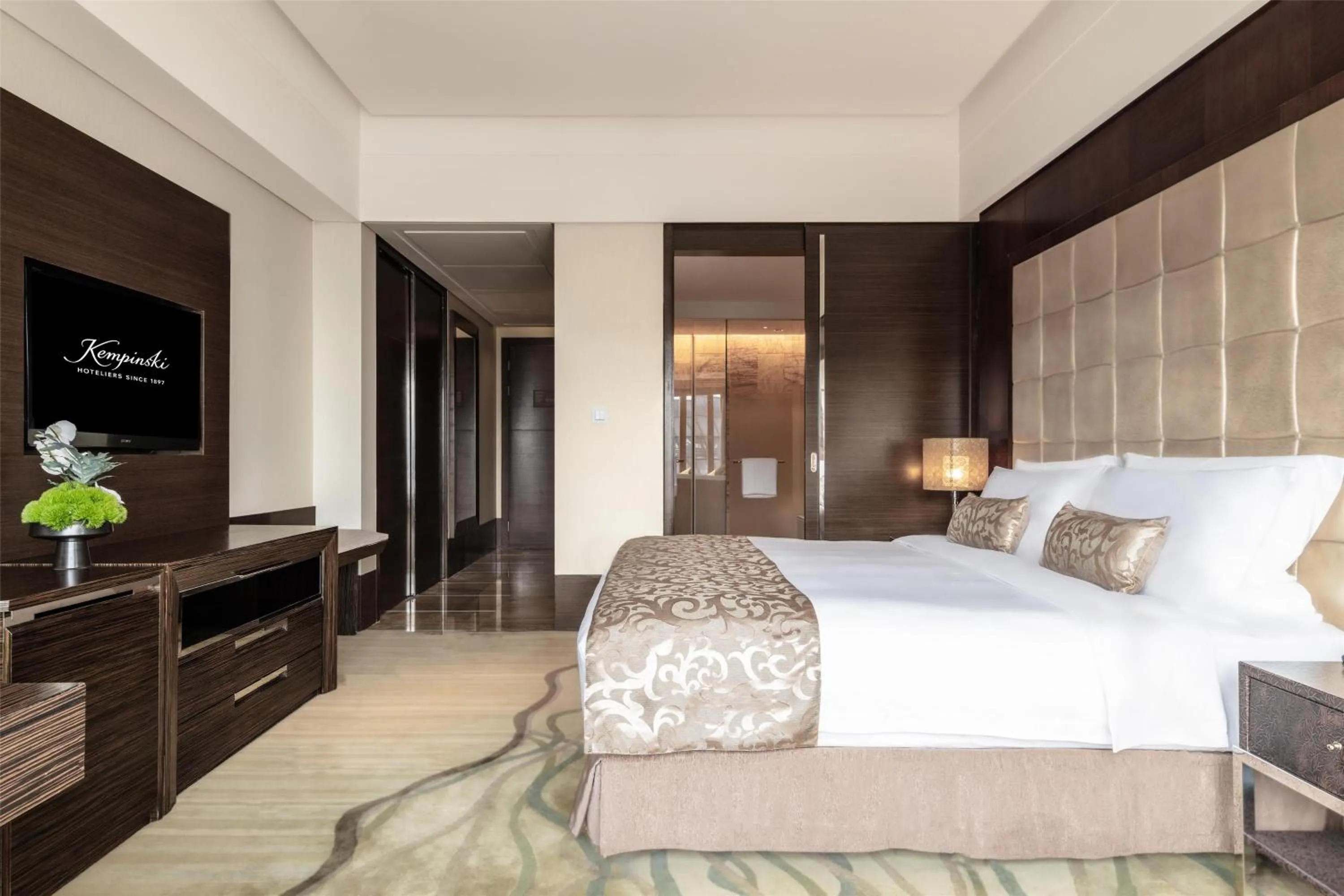 Bedroom in Kempinski Hotel Chongqing