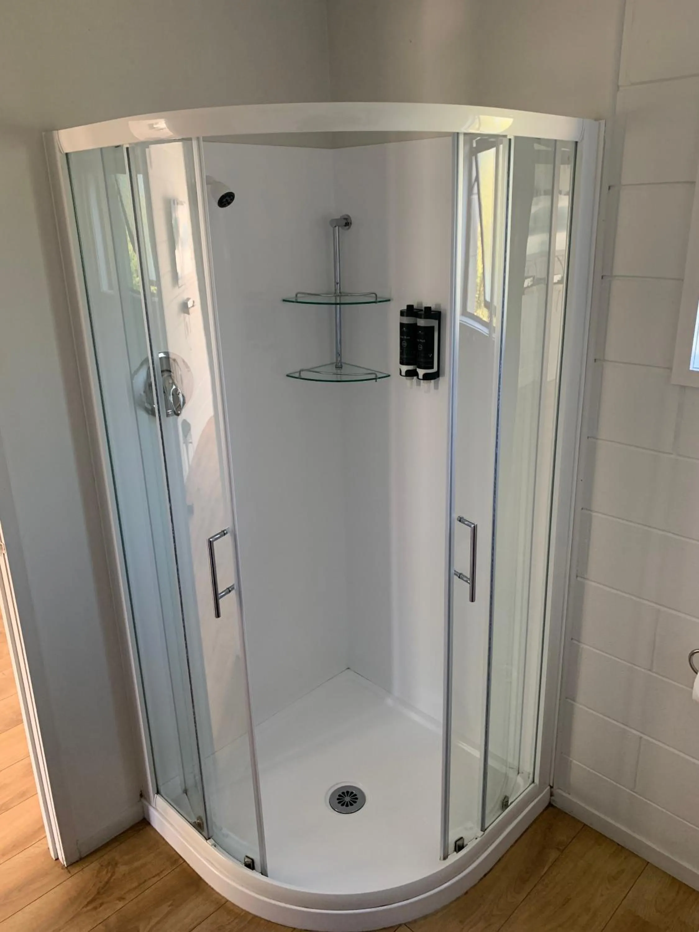 Shower in Wayfarer Motel