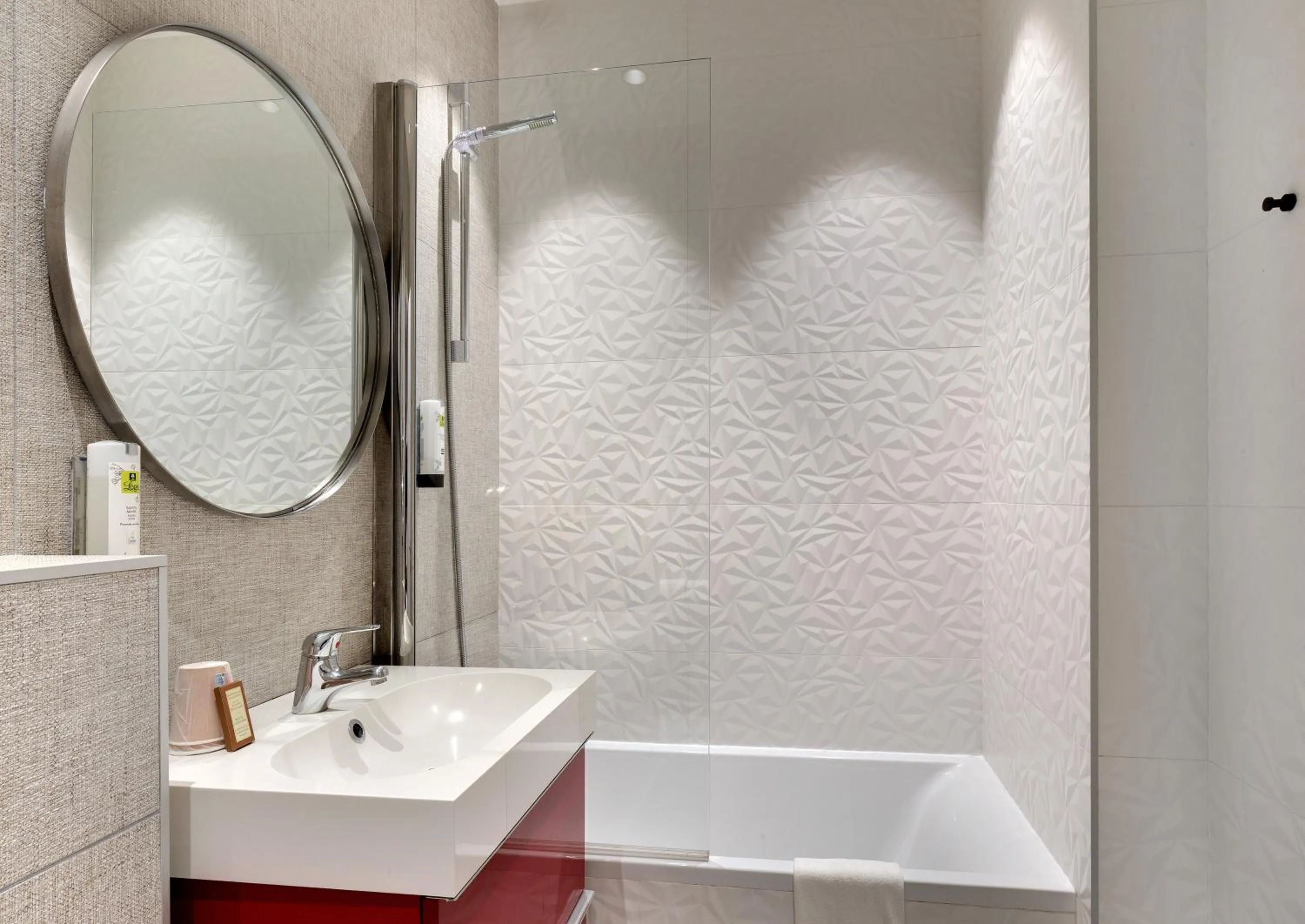 Shower in Hôtel De L'octroi