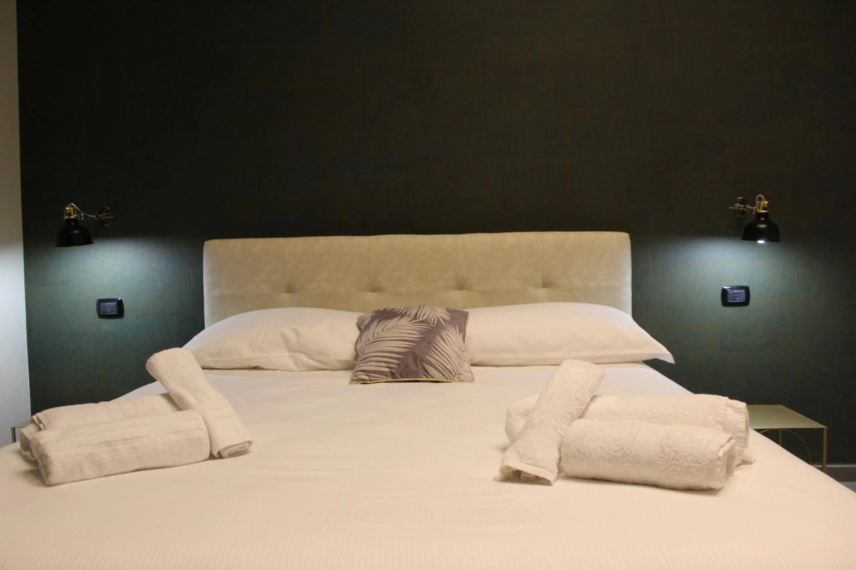 Bed in Donna Lena Relais Napoli