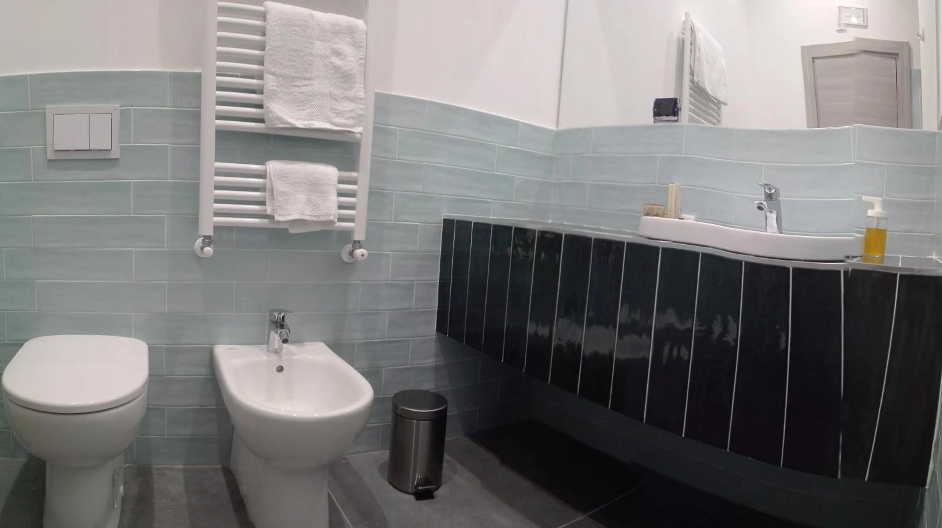 Toilet in Donna Lena Relais Napoli