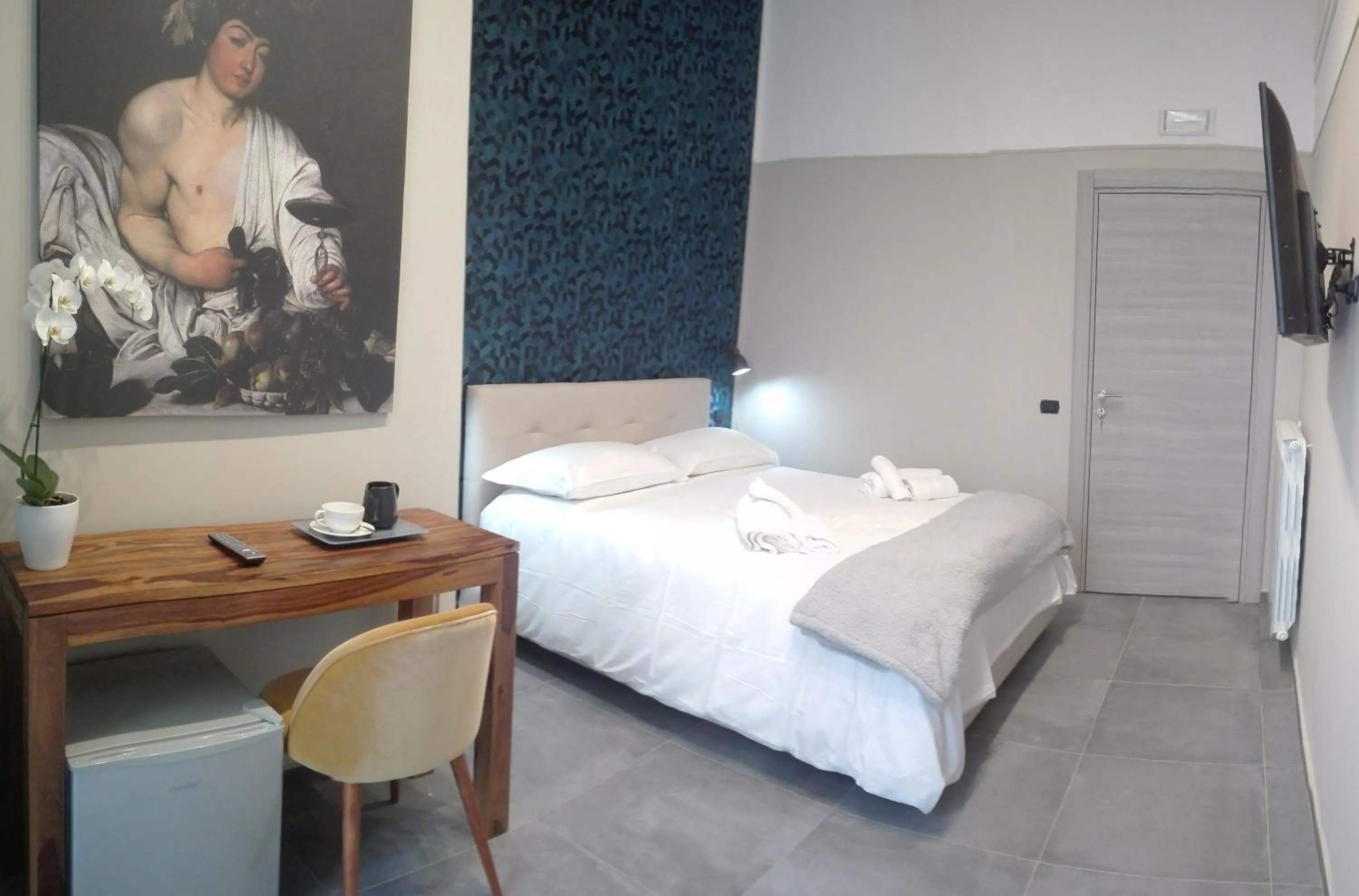 Photo of the whole room, Bed in Donna Lena Relais Napoli