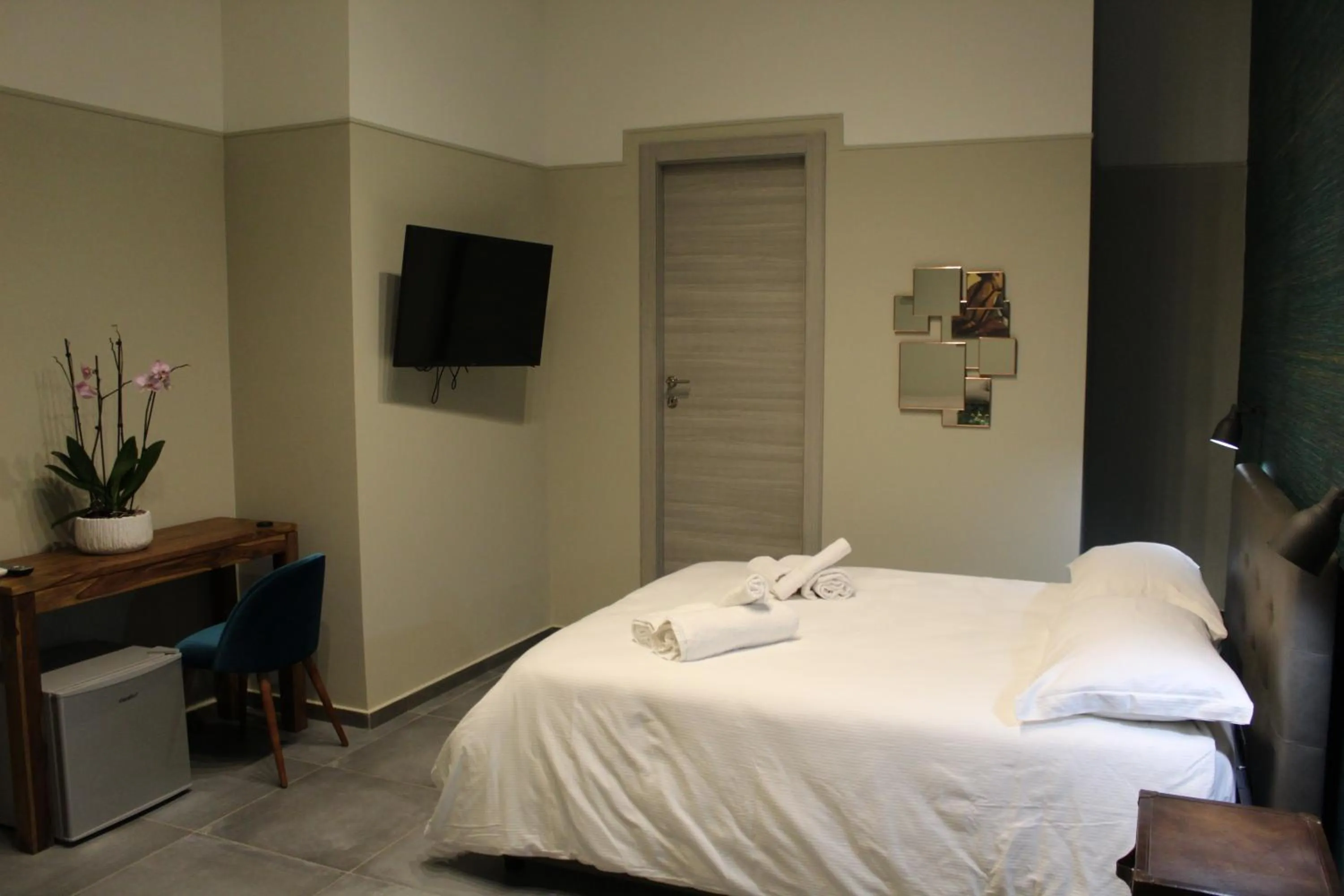 TV and multimedia, Bed in Donna Lena Relais Napoli