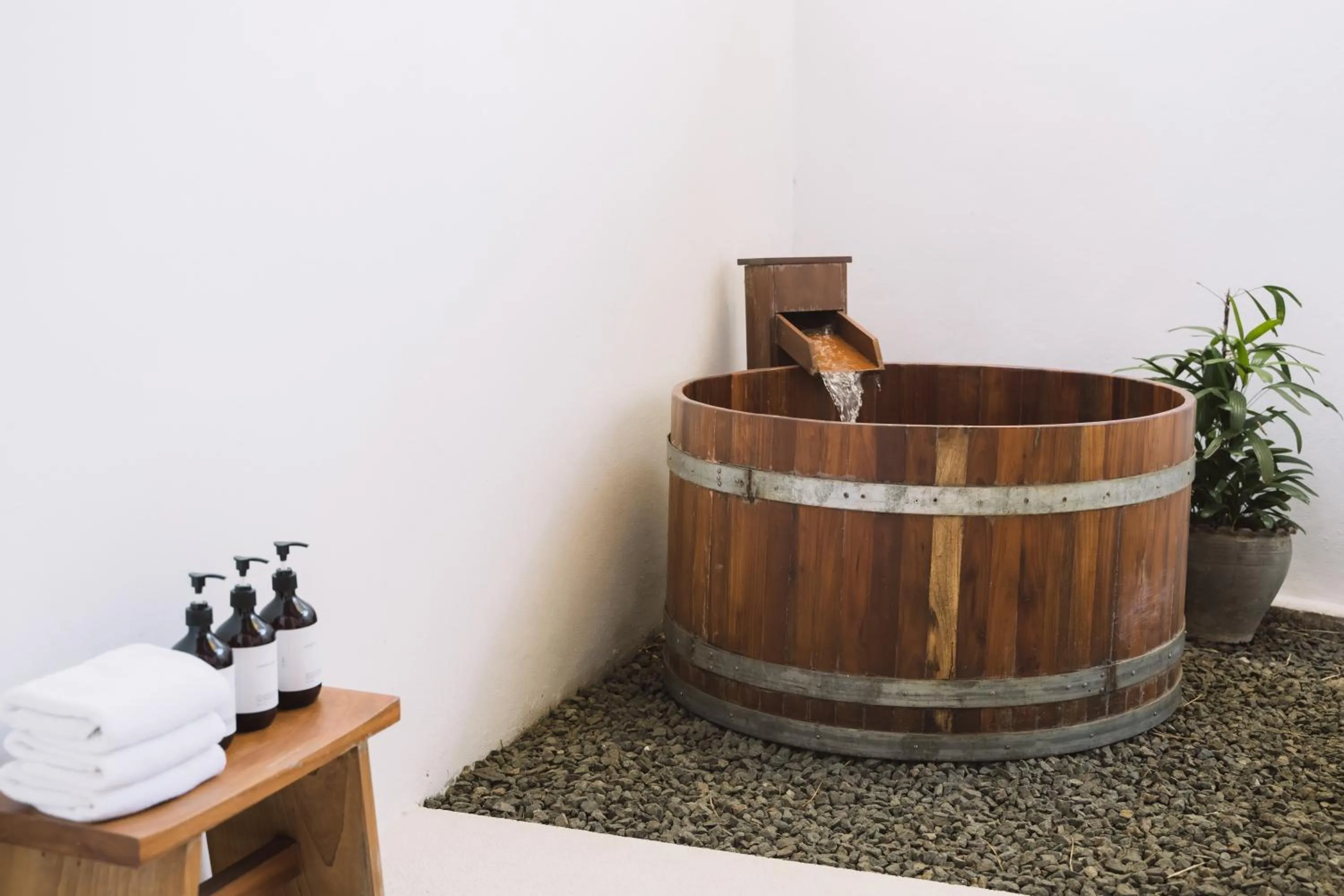 Hot Tub in Le Sen Boutique Hotel