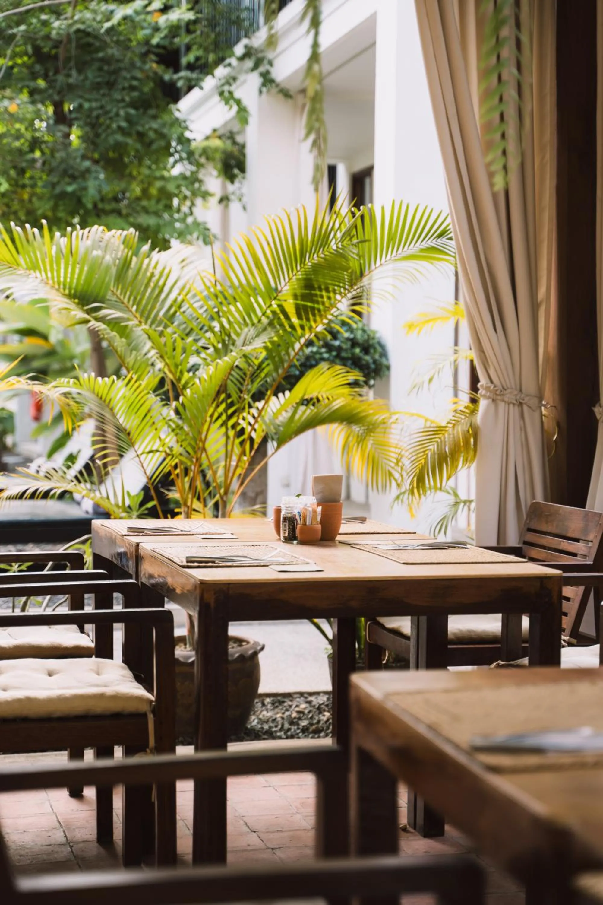 Restaurant/places to eat in Le Sen Boutique Hotel