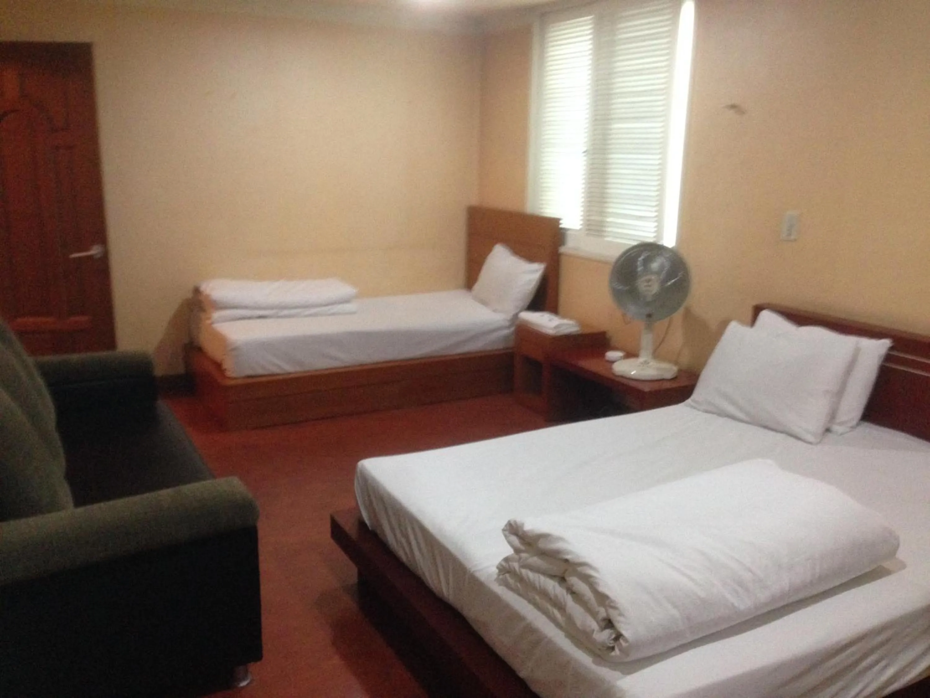 Photo of the whole room, Bed in Daegu Goodstay Herotel