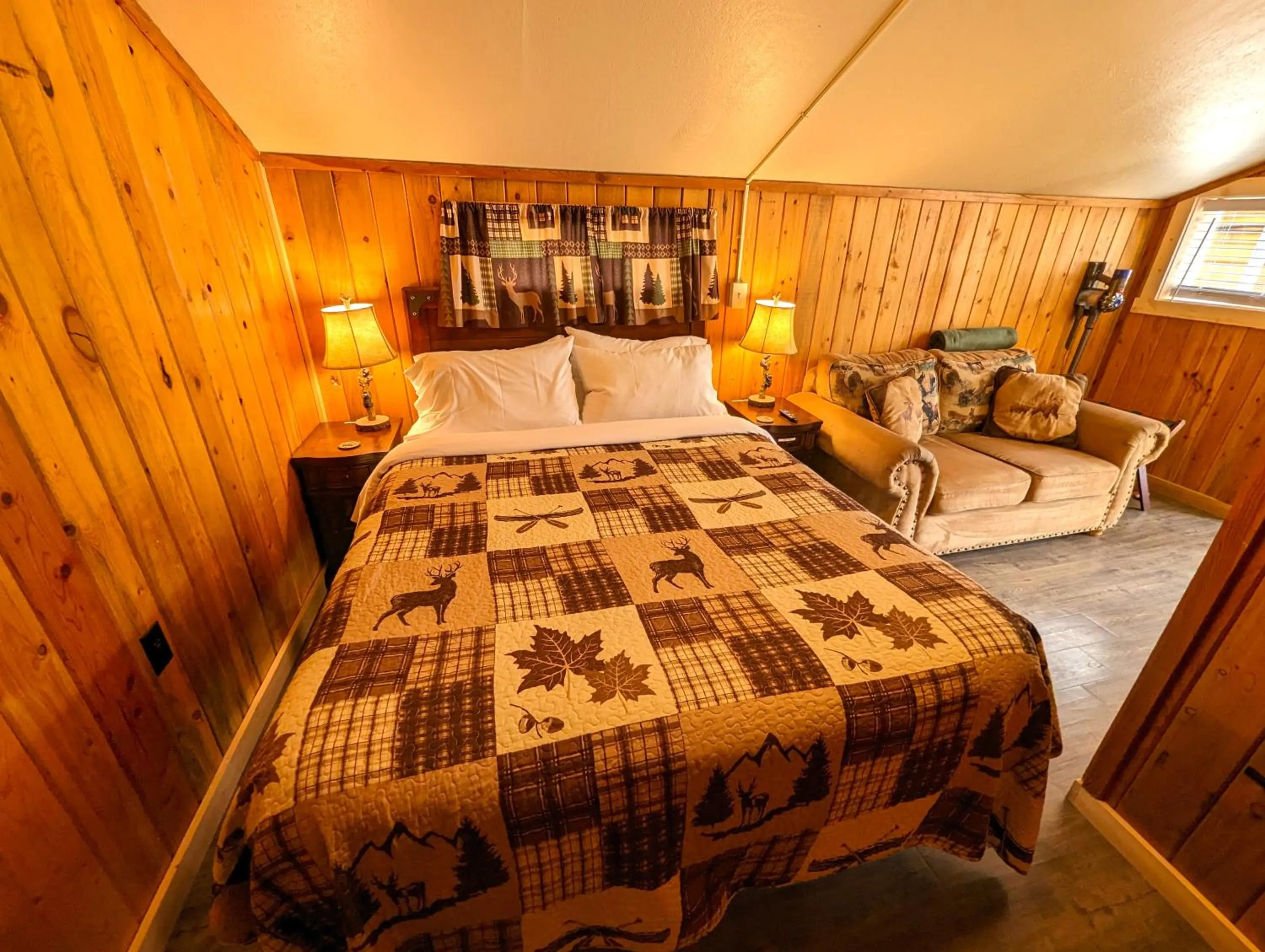 Bed in Yellowstone's Treasure Cabins