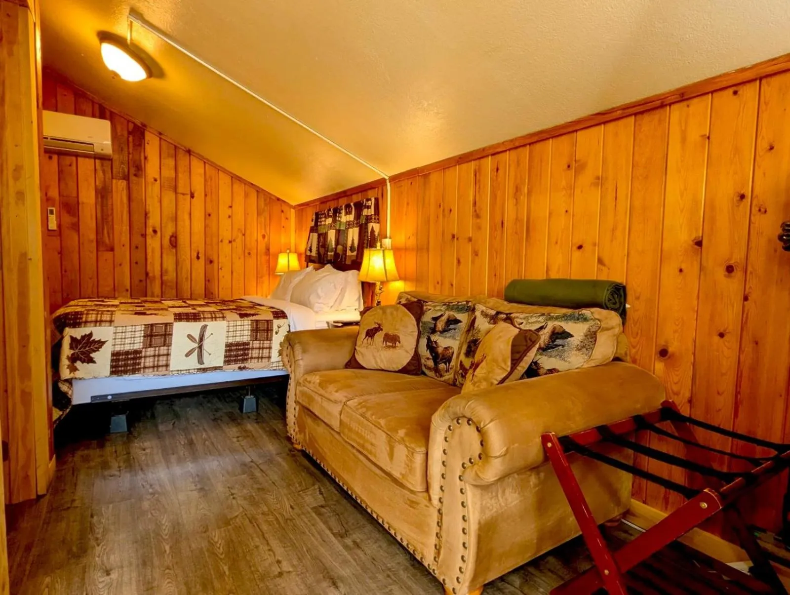 Bed in Yellowstone's Treasure Cabins