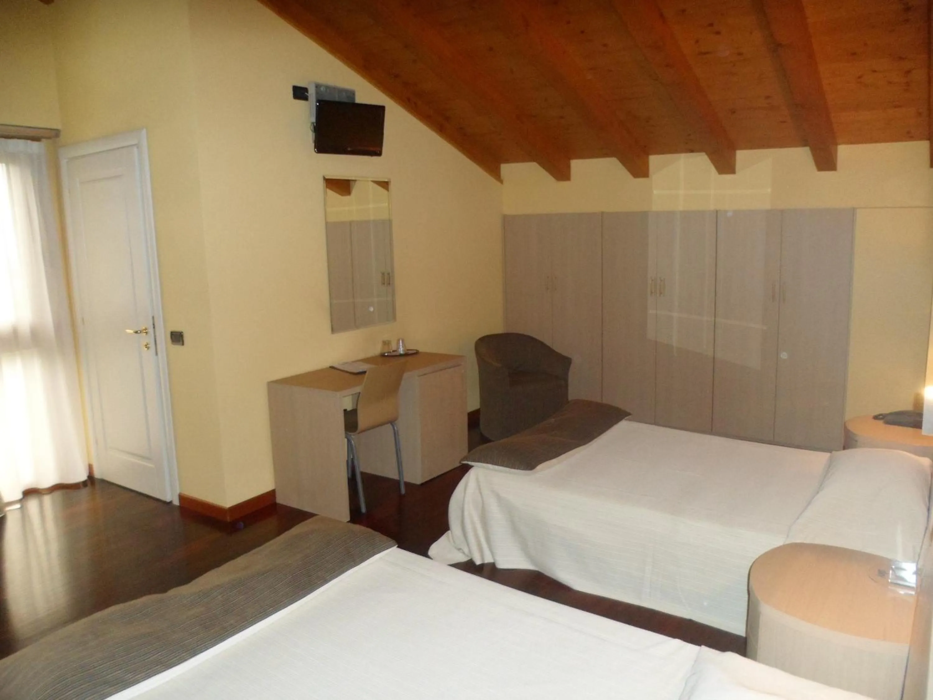 Bedroom, Bed in Hotel Fontana Santa