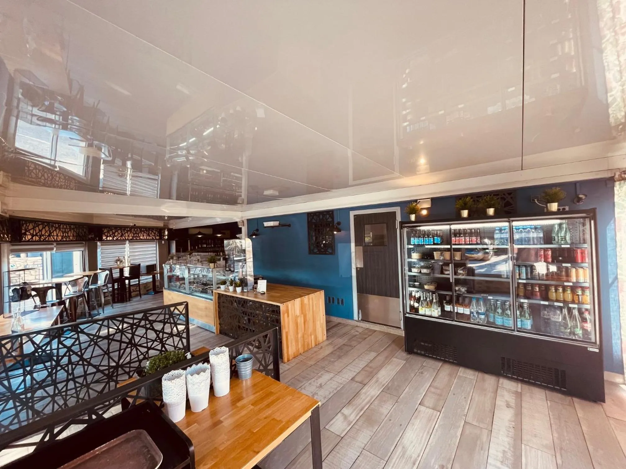 On-site shops in Hotel Saint Germain