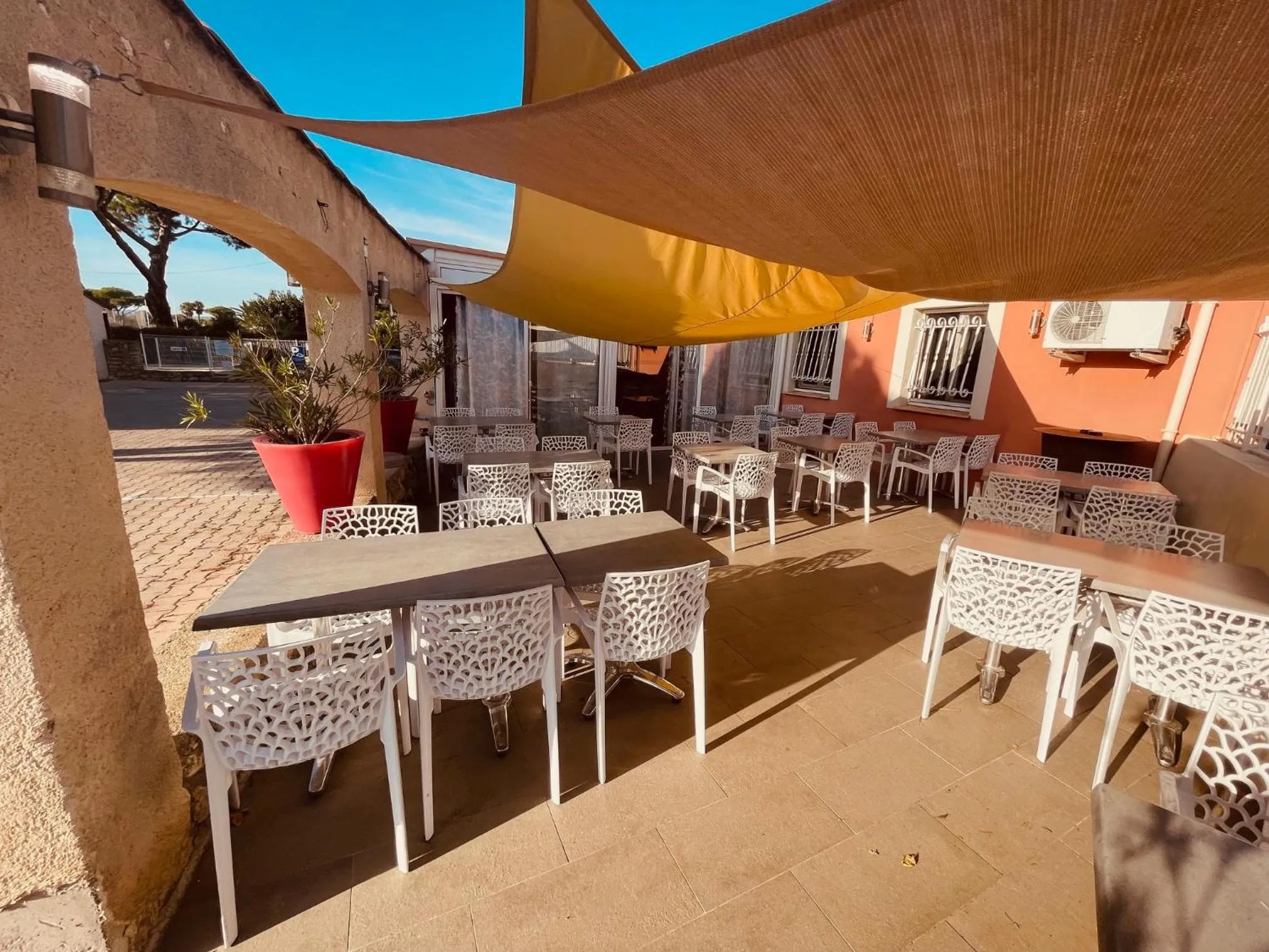 Patio in Hotel Saint Germain