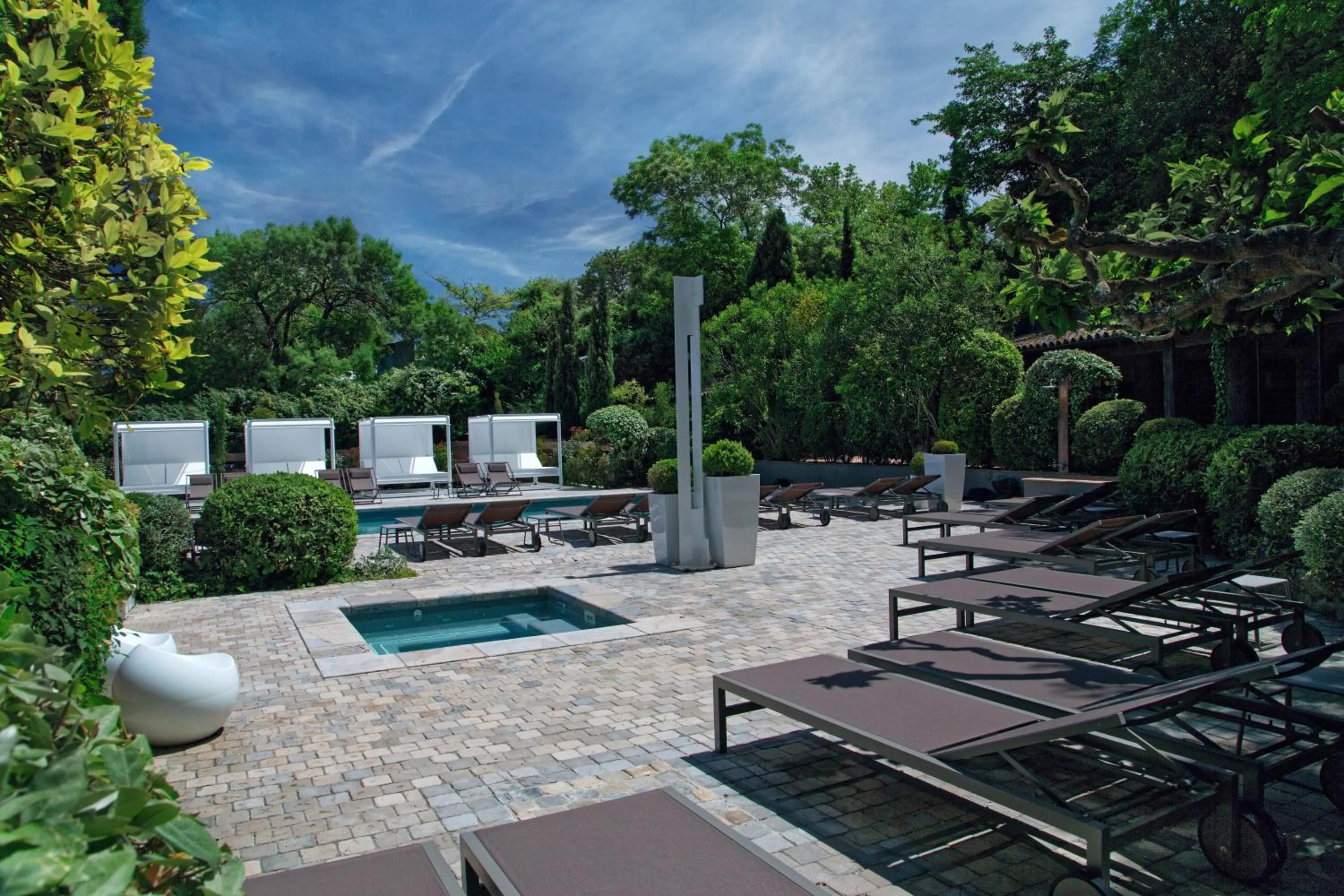 Garden in Hôtel du Château & Spa - Teritoria