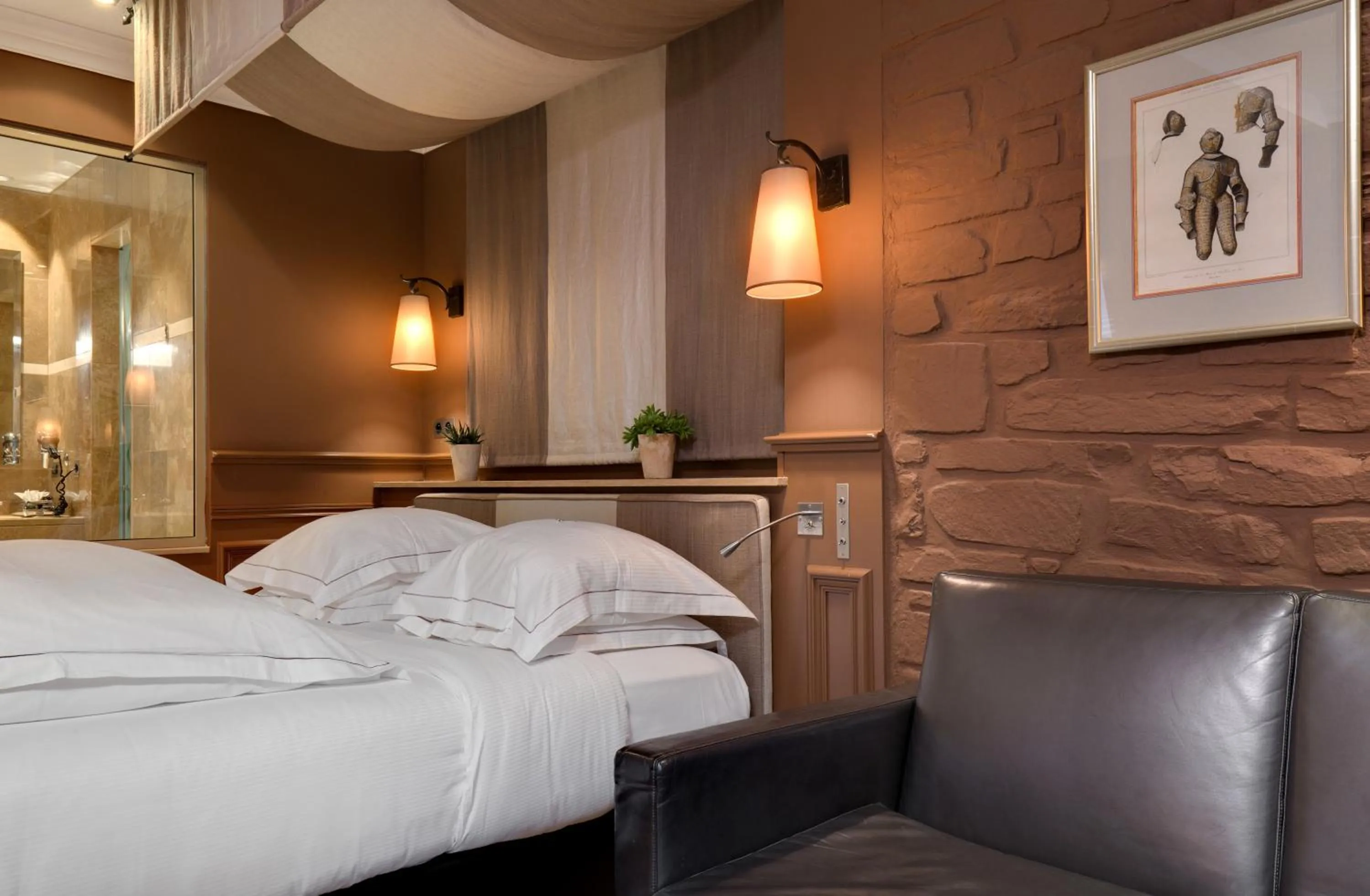 Seating area, Bed in Hôtel du Château & Spa - Teritoria