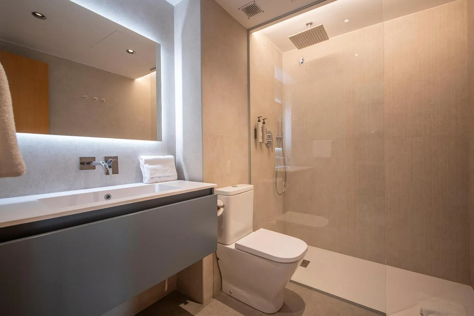 Toilet in Aparthotel Marsol