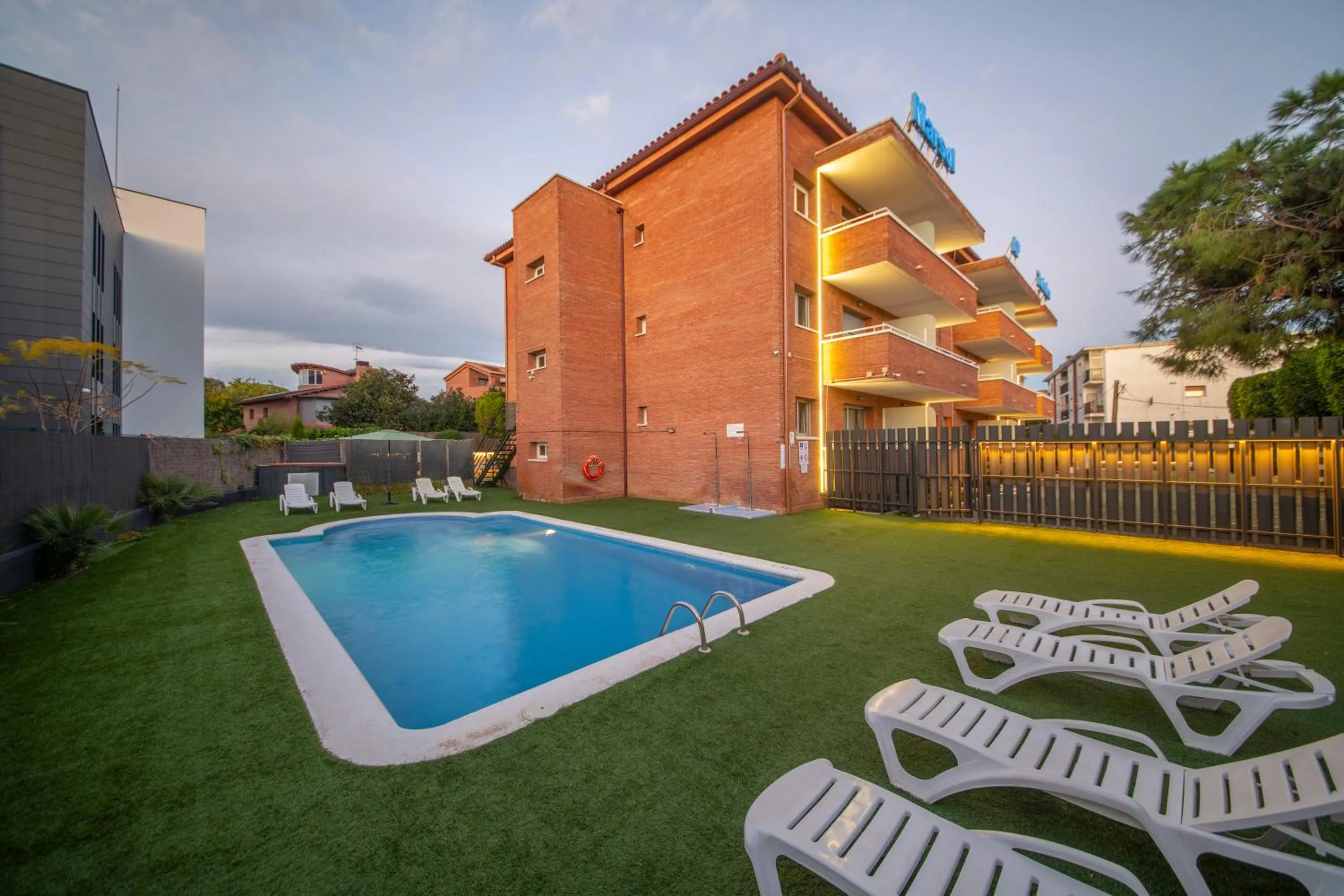 Swimming pool in Aparthotel Marsol