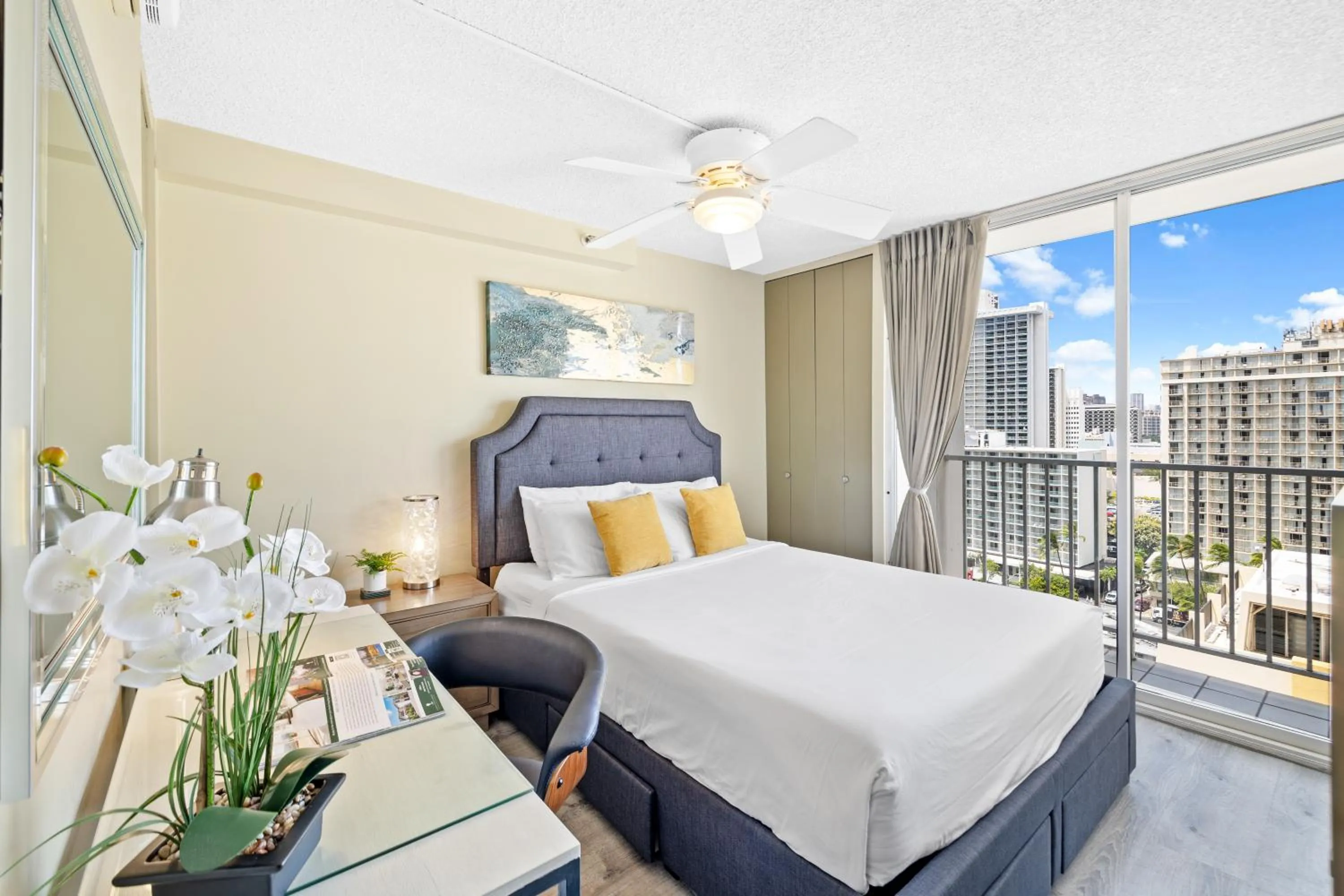 Bed in Pacific Monarch - 1 BR - Ocean and City Views!