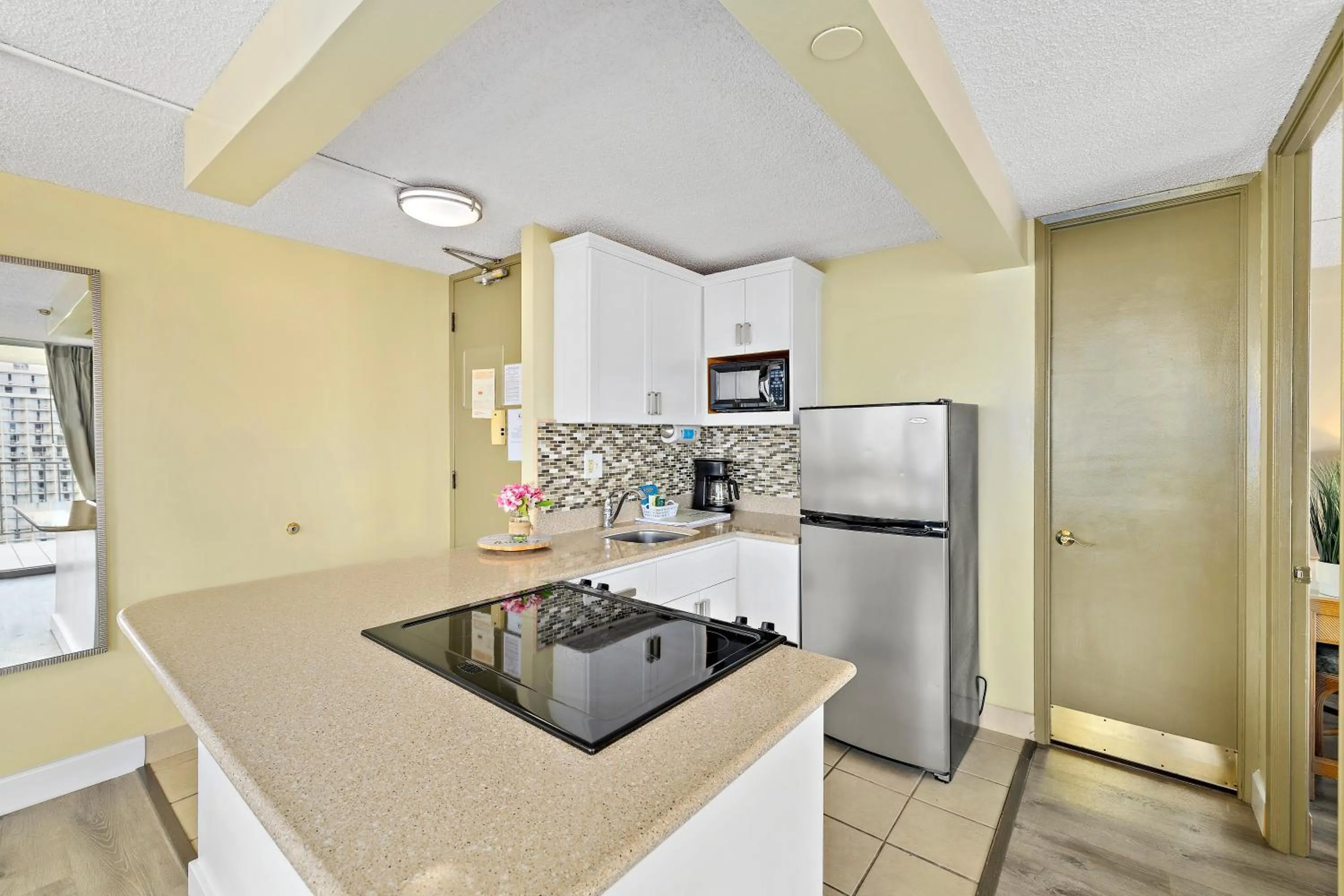 Kitchen or kitchenette in Pacific Monarch - 1 BR - Ocean and City Views!