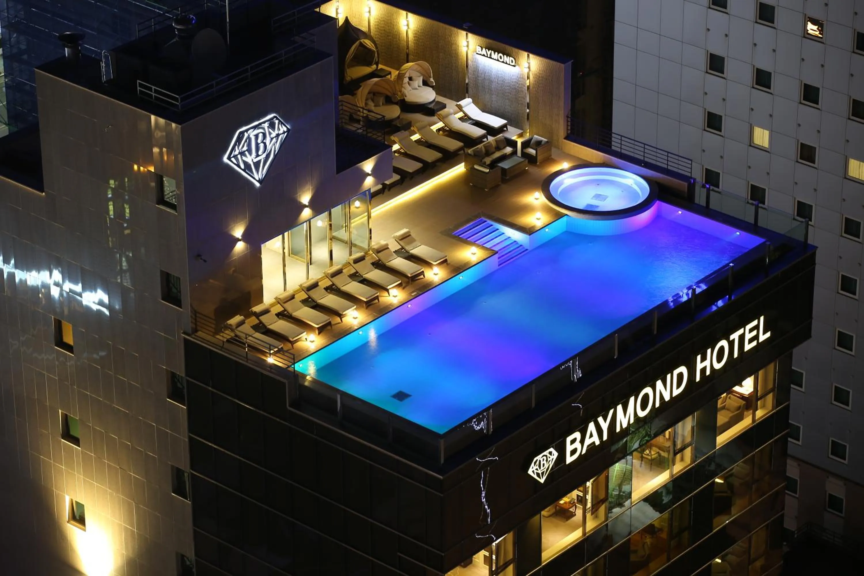 Baymond Hotel