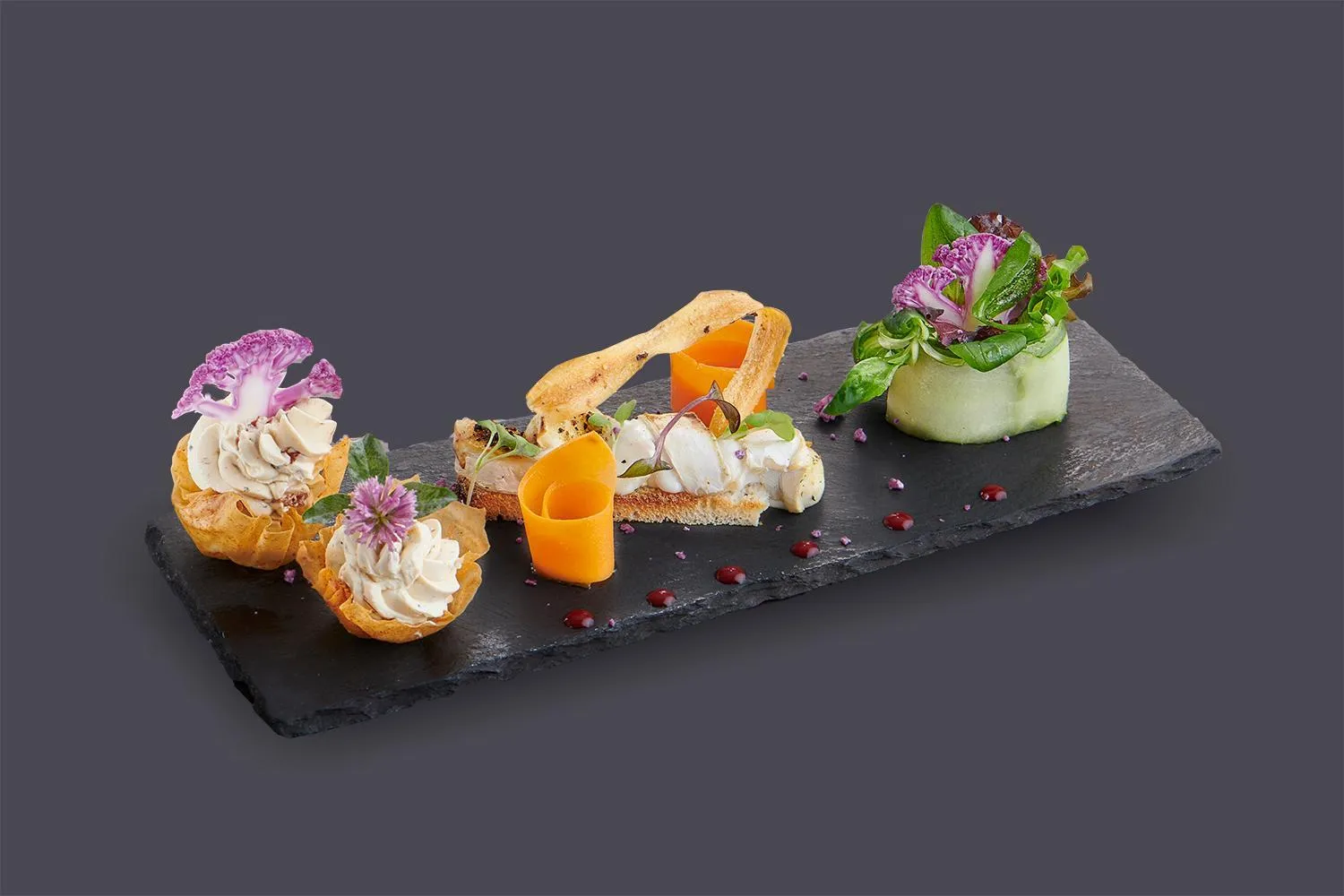 Restaurant/places to eat in Le Leman Hotel