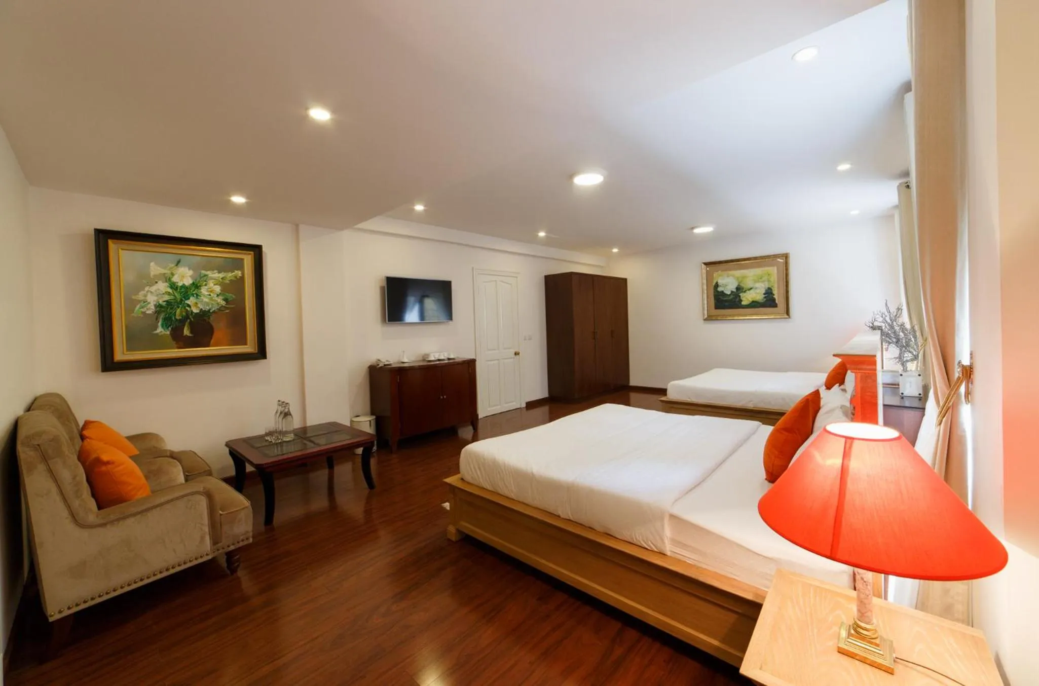 Bed in Lamarque Dalat Villa