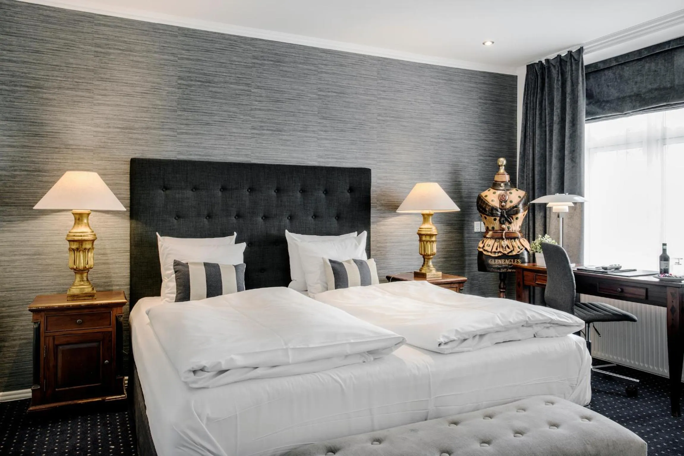 TV and multimedia, Bed in Hotel Tiffany