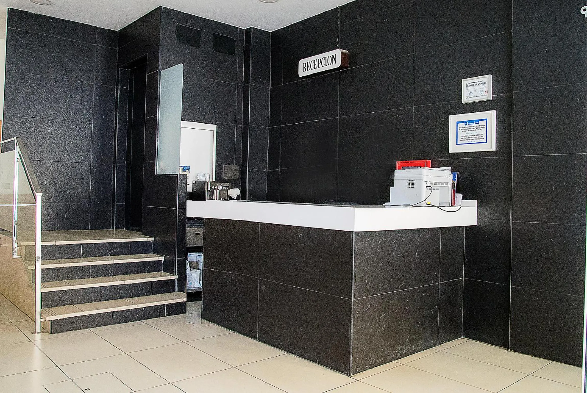 Restaurant/places to eat in Hostal la Campana