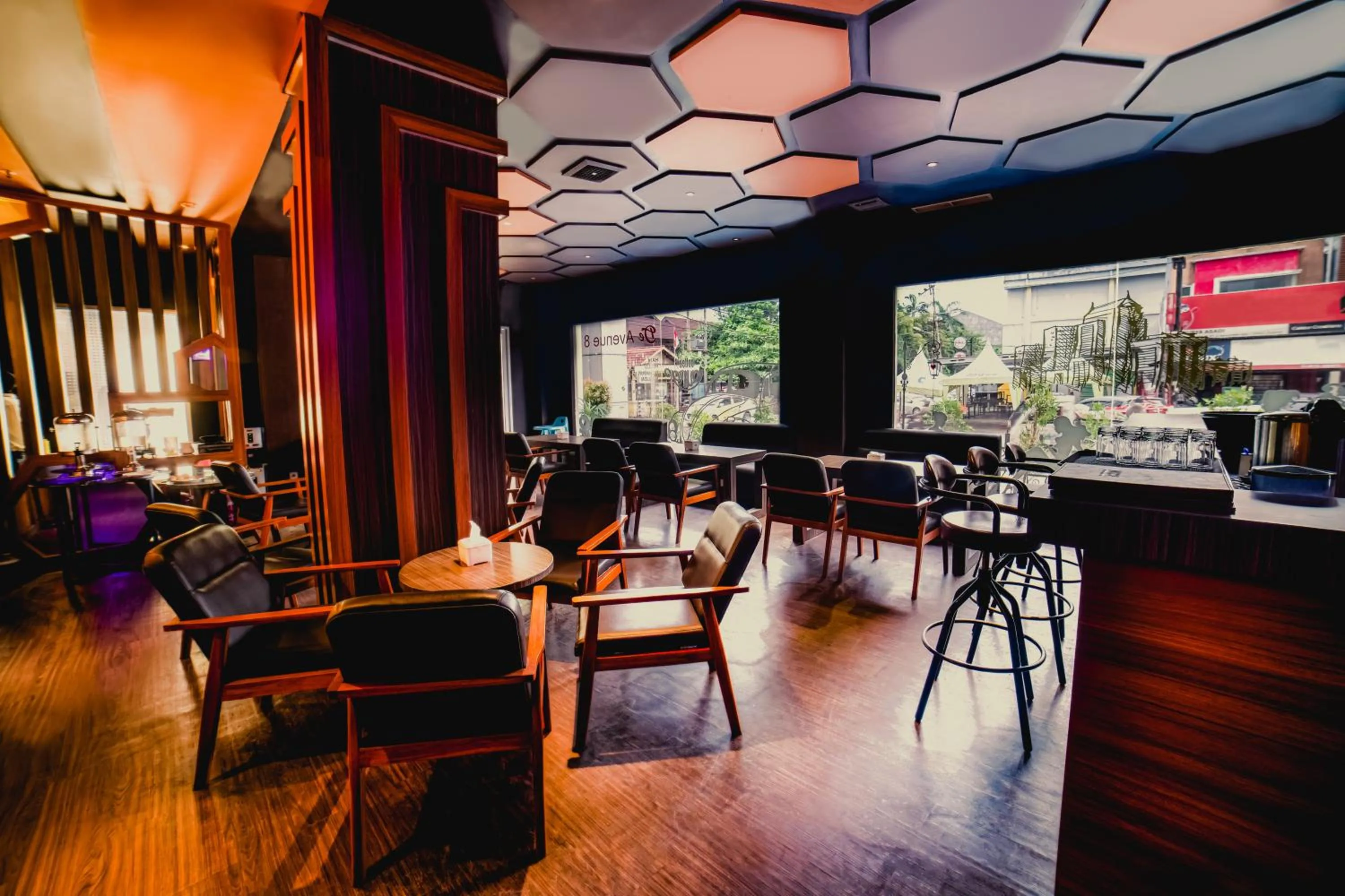 Restaurant/places to eat in Zoom Hotel Mulawarman