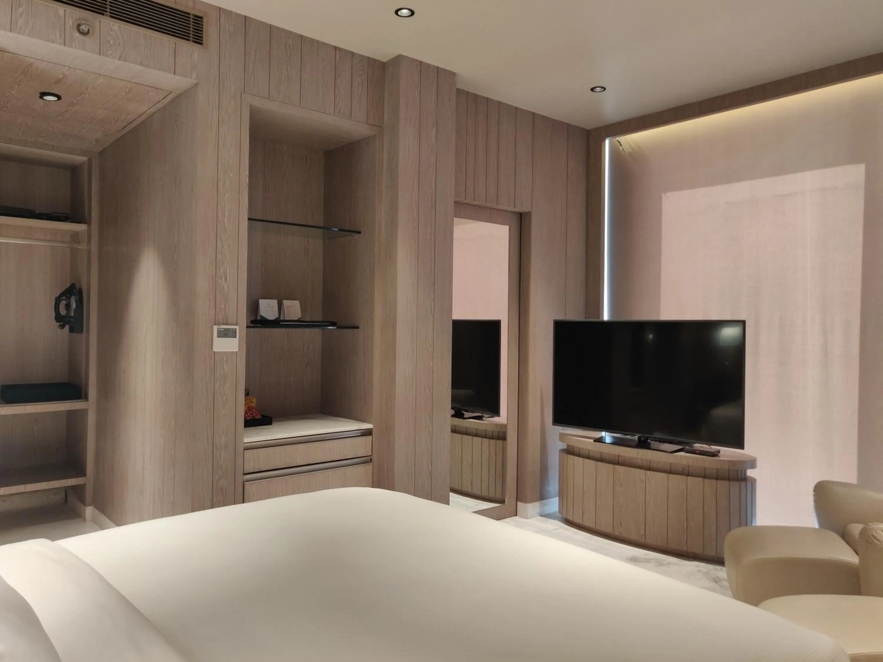 TV and multimedia, Bed in Vividus
