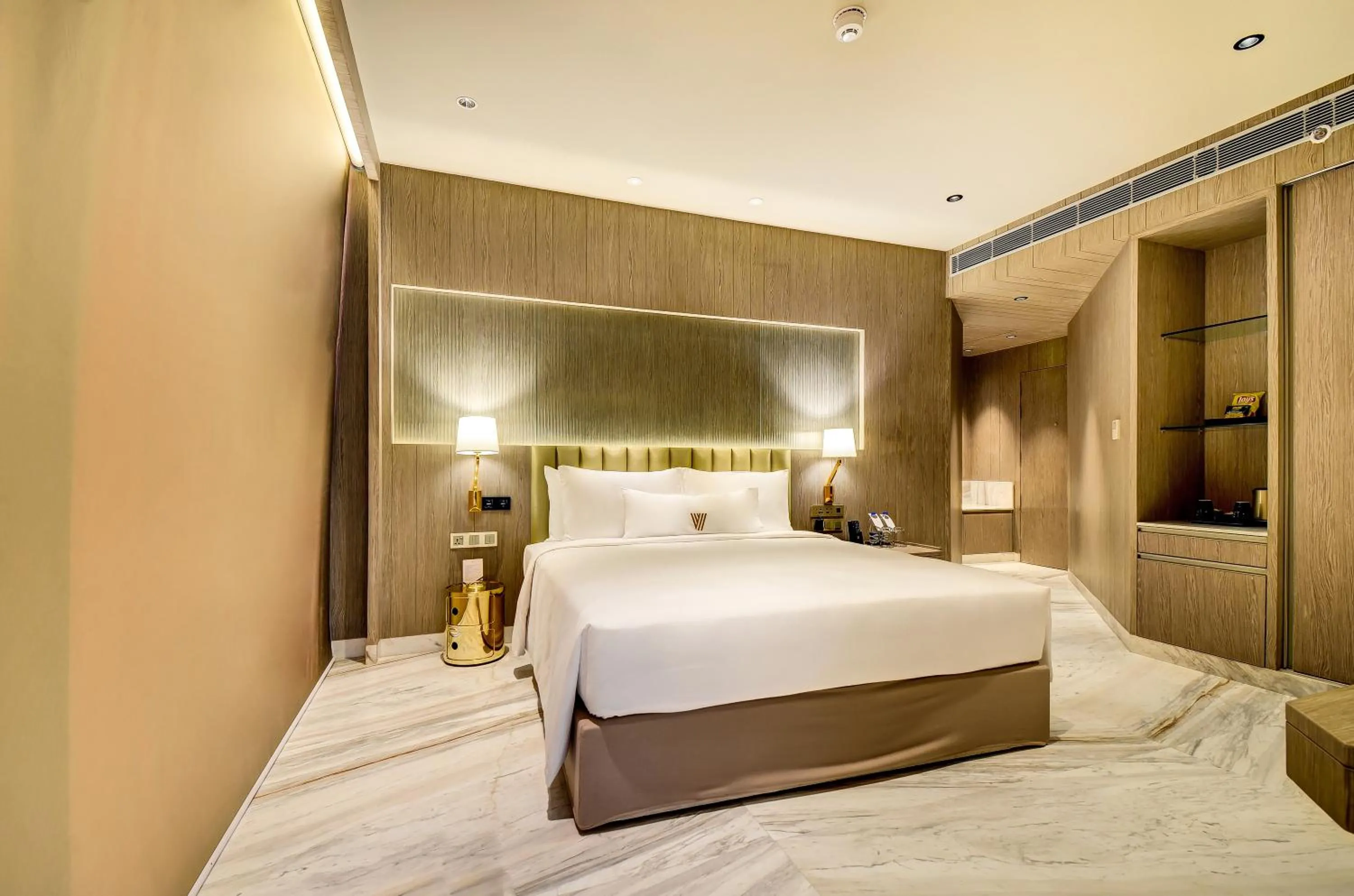 Bedroom, Bed in Vividus