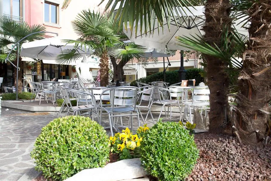 Day in Zara Rooms & Suites