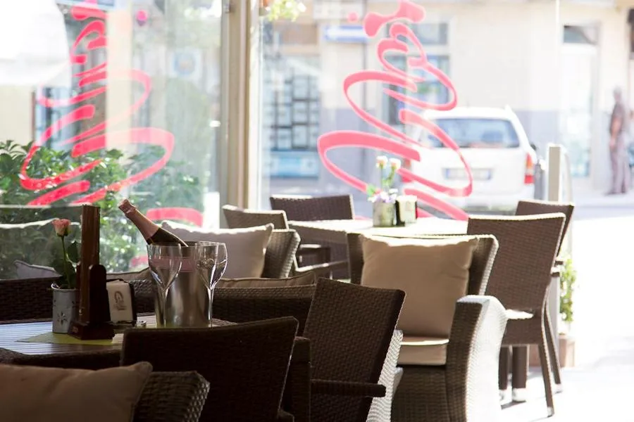 Day in Zara Rooms & Suites