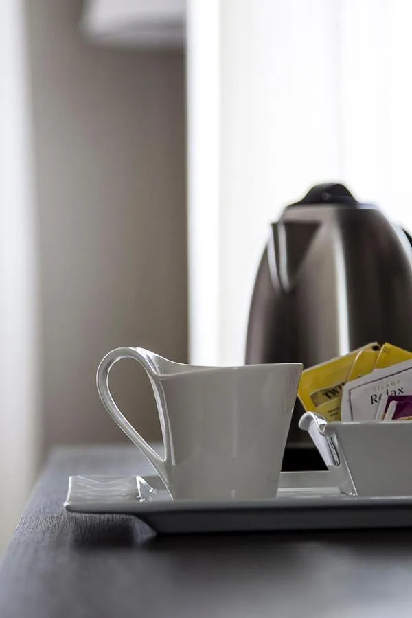 Coffee/tea facilities in Zara Rooms & Suites