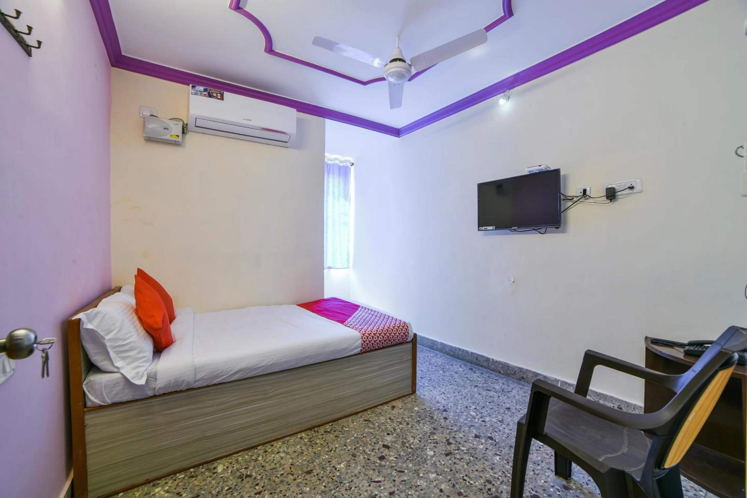 Bedroom in Hotel O Radika Residency