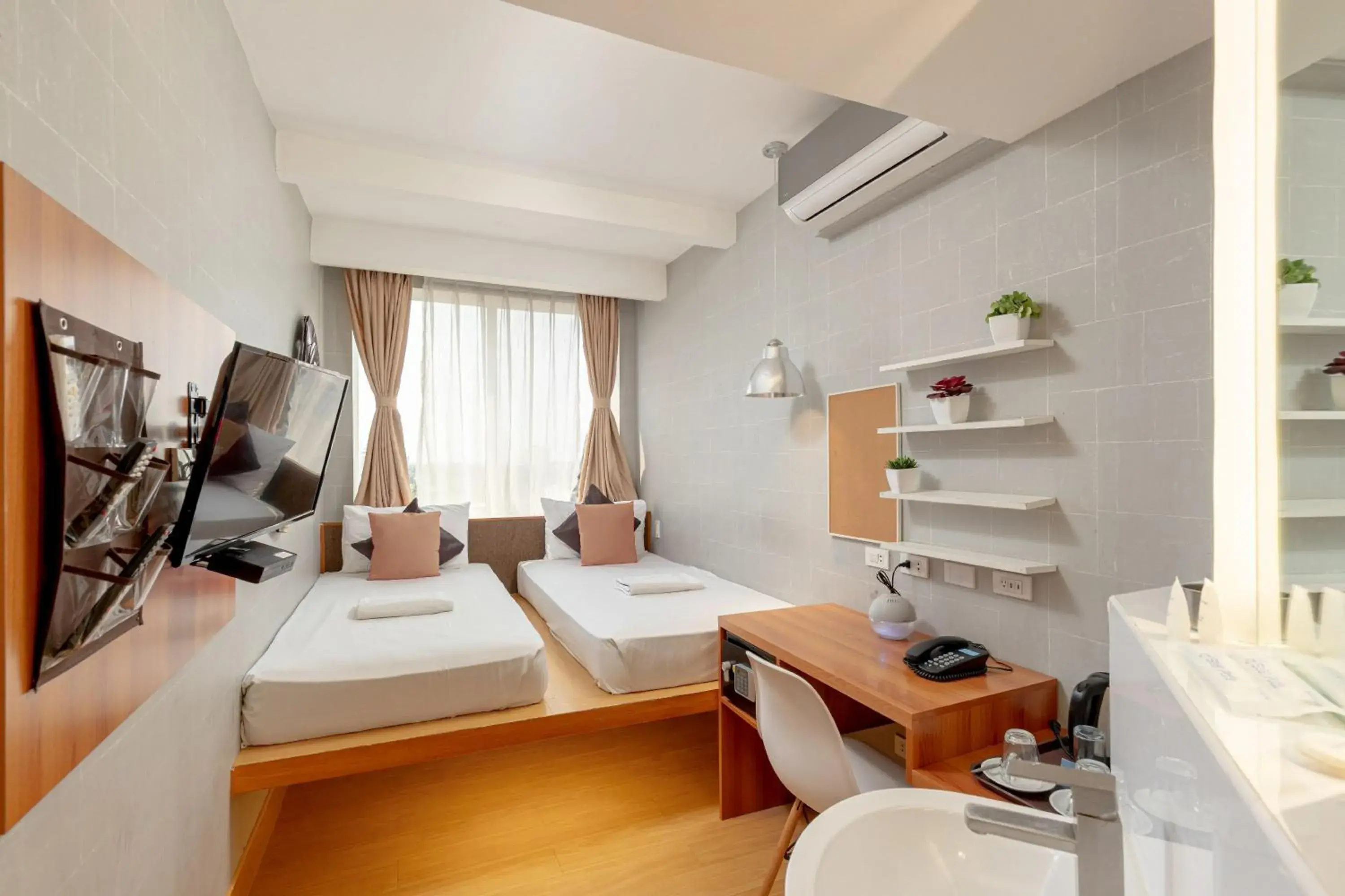 Deluxe Twin Premium in Selah Pods Hotel Manila Deluxe Twin Premium in Selah Pods Hotel Manila