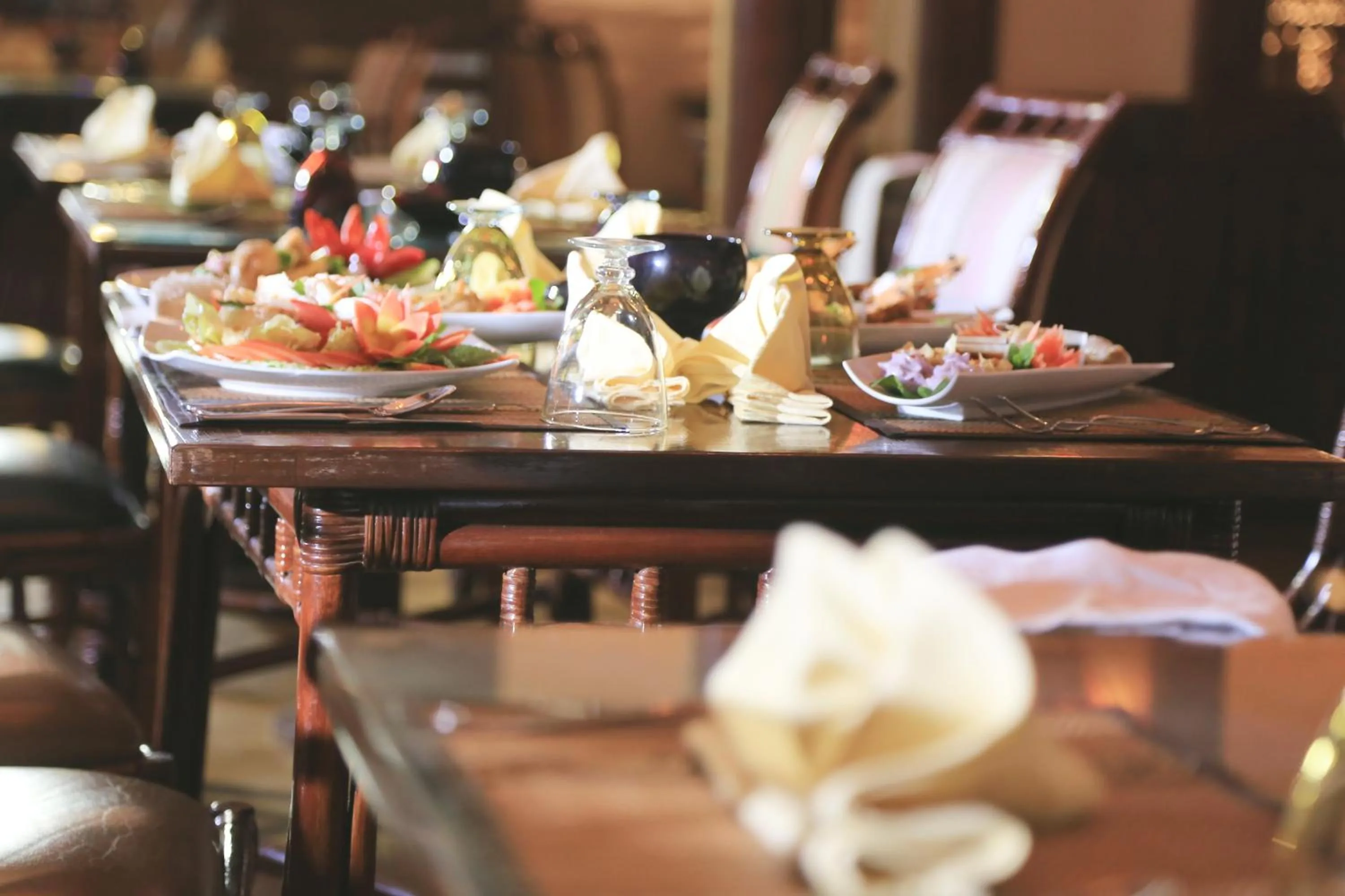 Restaurant/places to eat in Regency Tunis Hotel