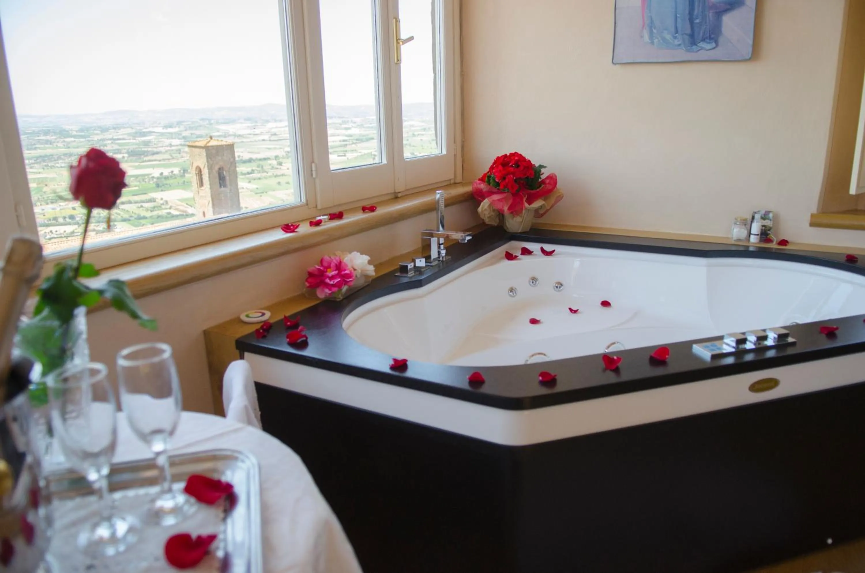 Hot Tub in B&B Piccolo Hotel