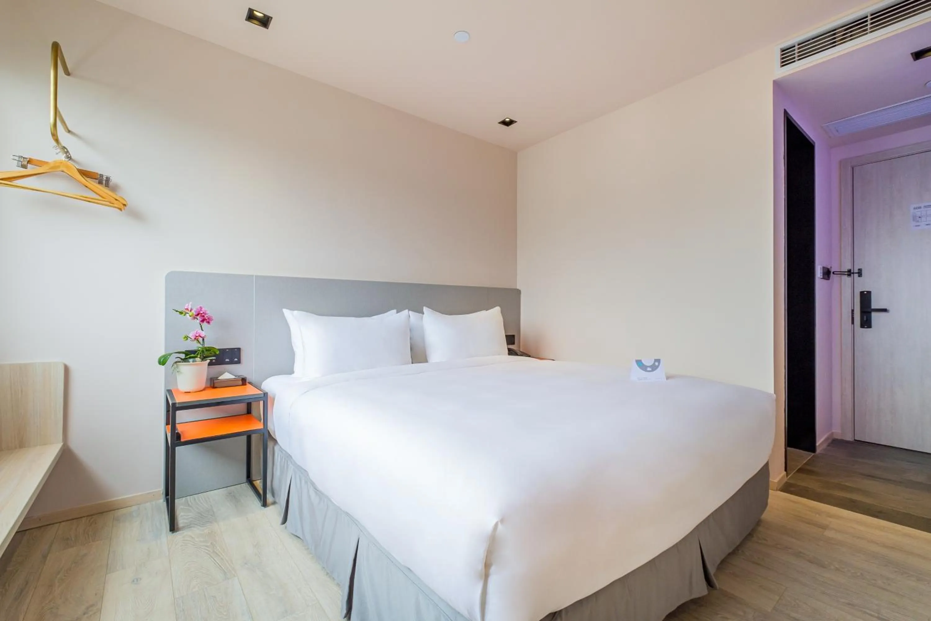 Bed in PACE HOTEL Suzhou Guanqian Branch