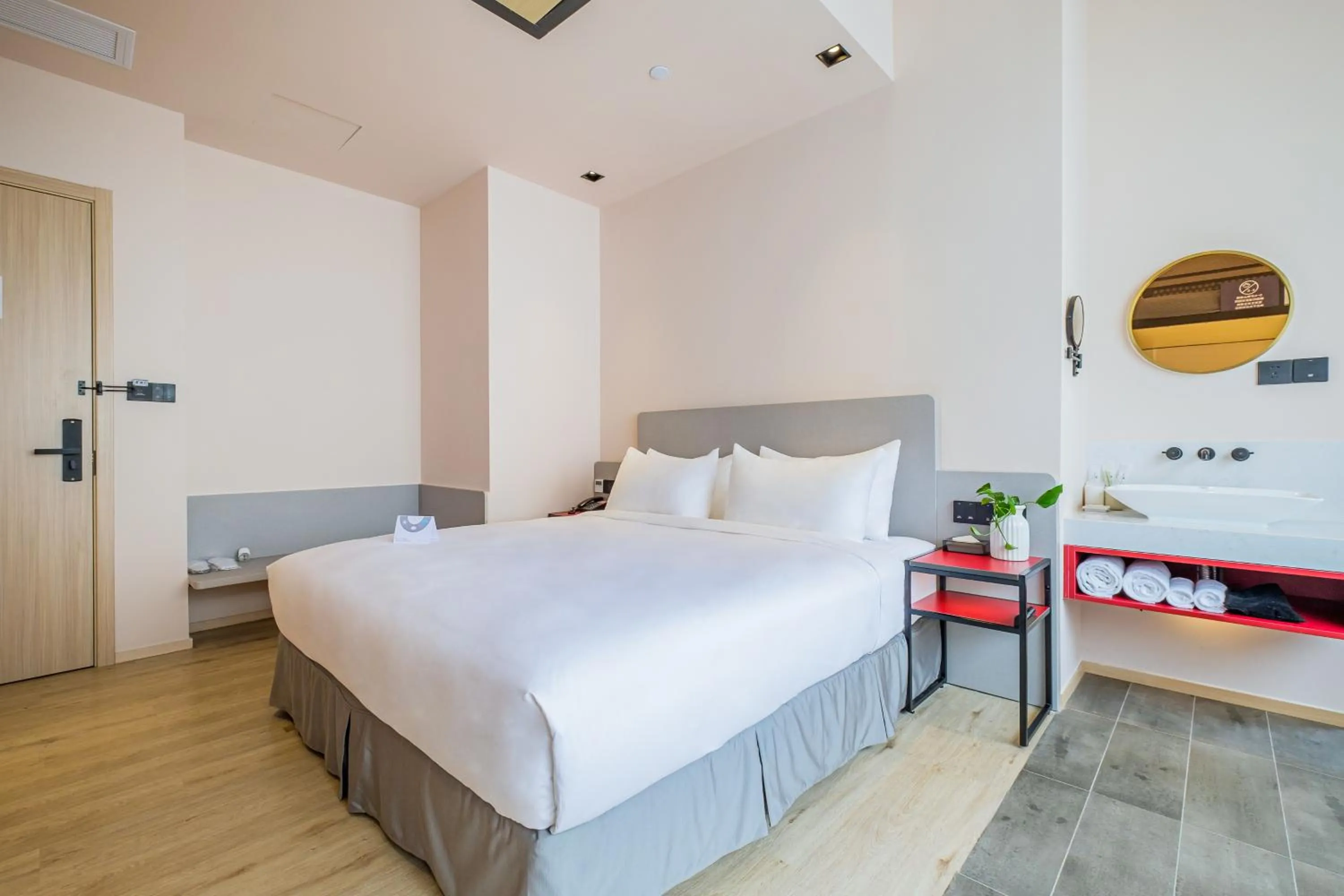 Bed in PACE HOTEL Suzhou Guanqian Branch