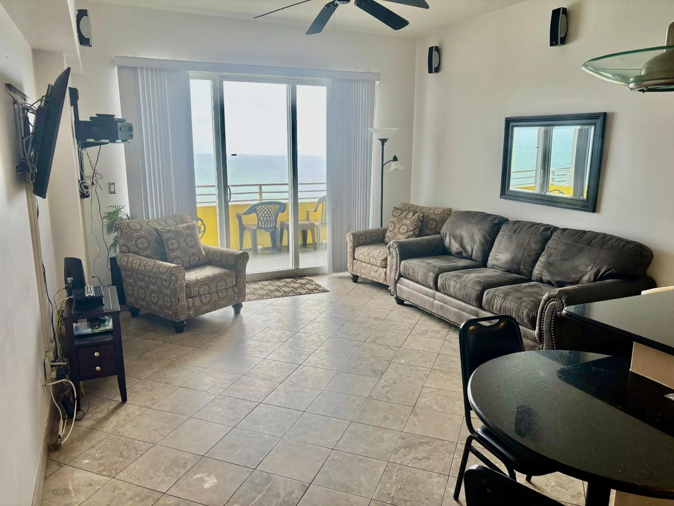 TV and multimedia in Ocean Walk Resort Magnificent Ocean Front View