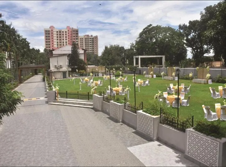 Facade/entrance in Sinclairs Siliguri